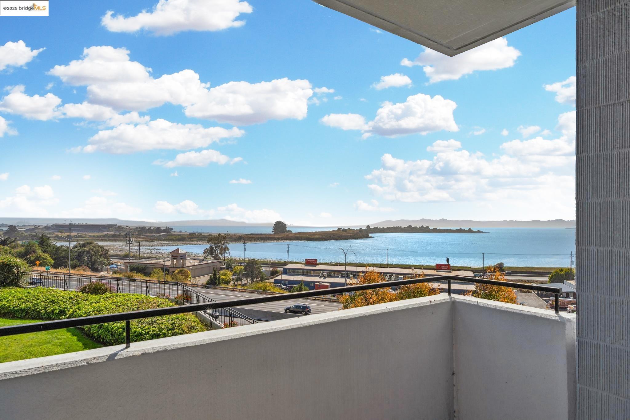 Detail Gallery Image 34 of 60 For 555 Pierce St #203,  Albany,  CA 94706 - 1 Beds | 1 Baths