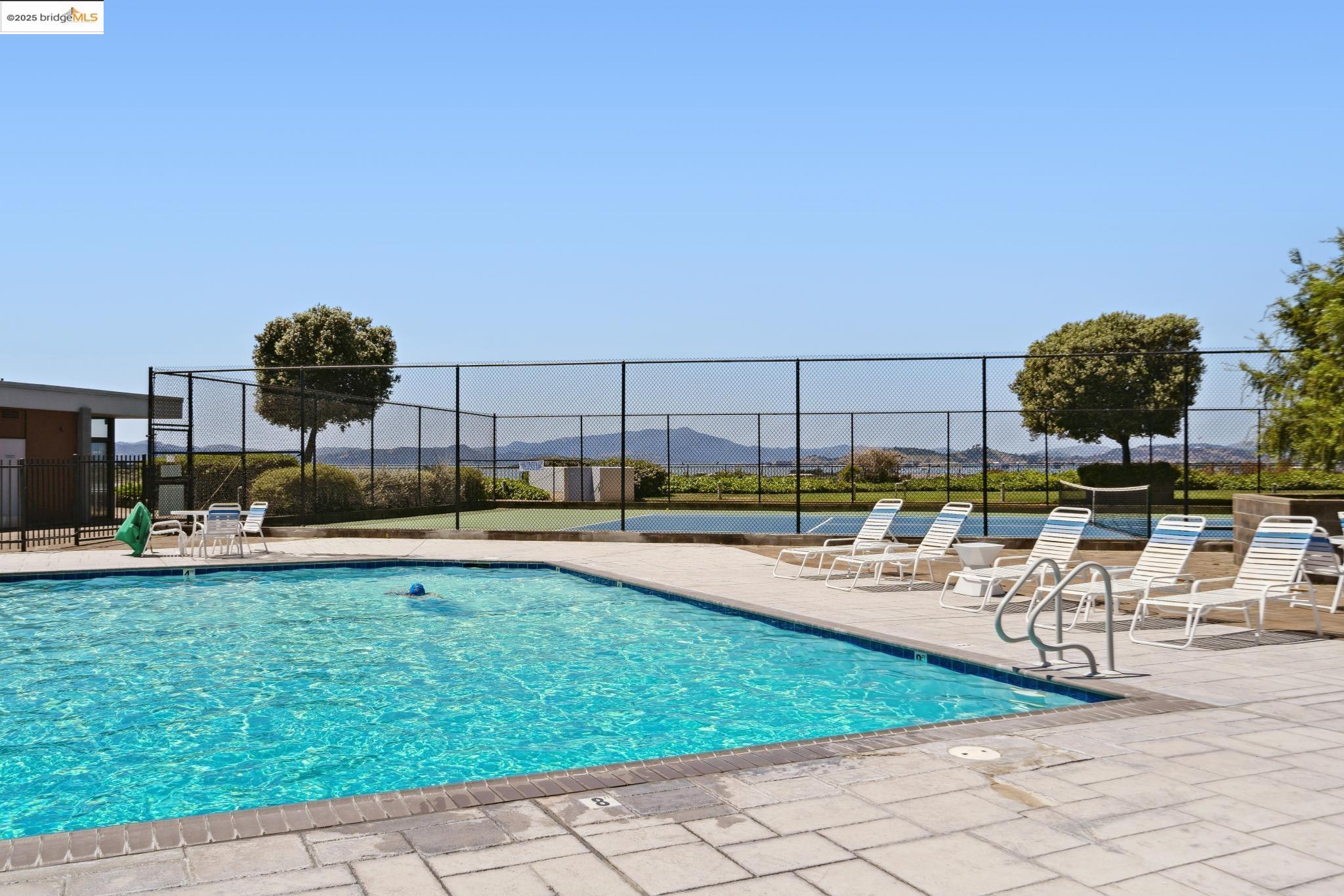 Detail Gallery Image 52 of 60 For 555 Pierce St #203,  Albany,  CA 94706 - 1 Beds | 1 Baths