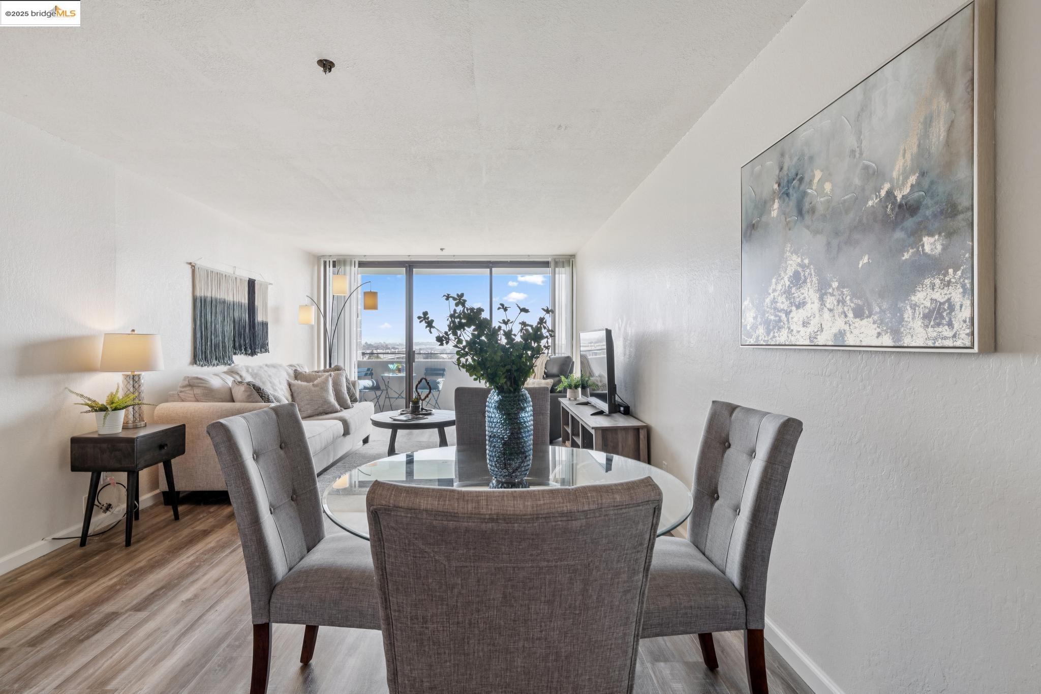 Detail Gallery Image 8 of 60 For 555 Pierce St #203,  Albany,  CA 94706 - 1 Beds | 1 Baths