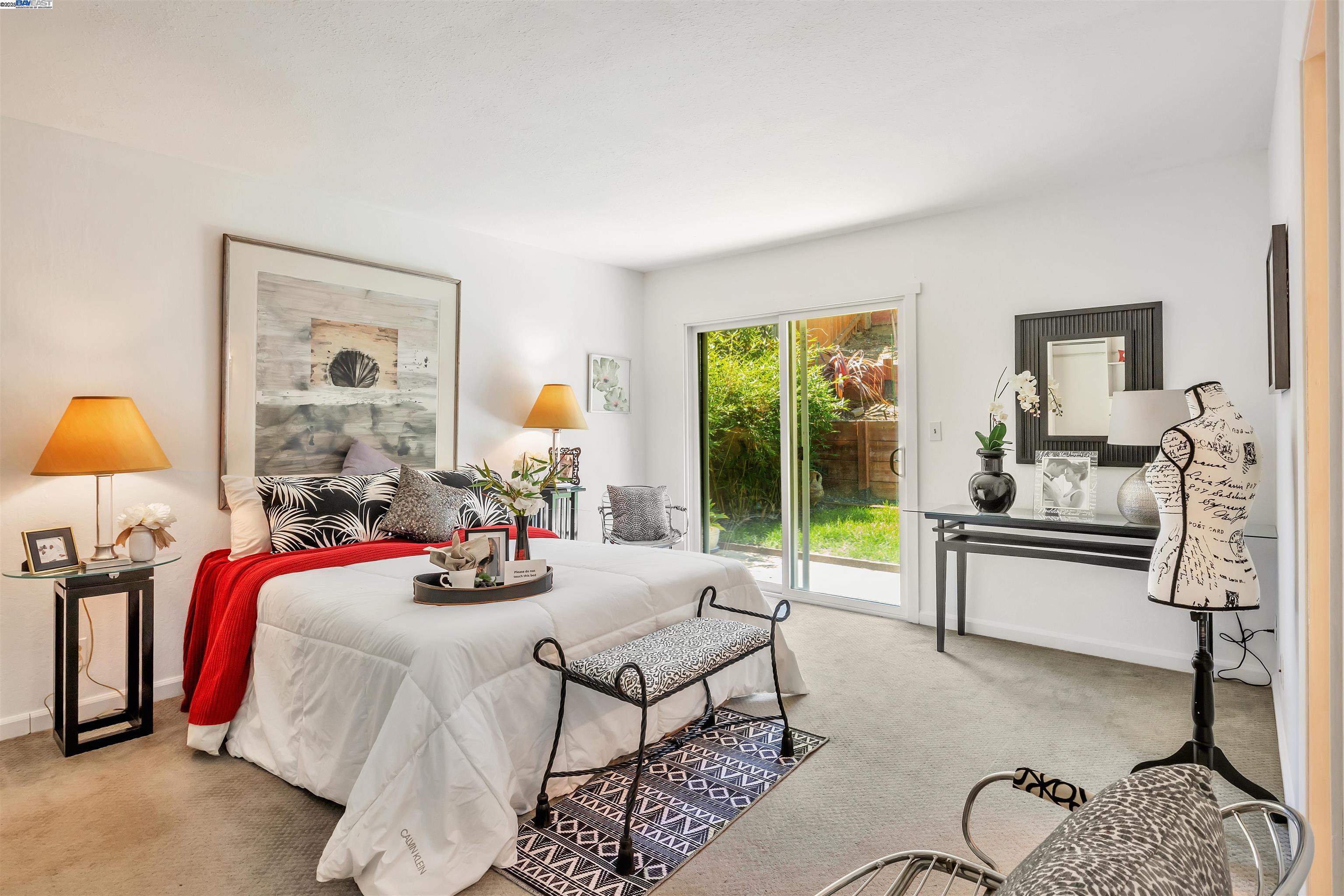 Detail Gallery Image 20 of 27 For 22561 Mossy Rock Dr, Hayward,  CA 94541 - 3 Beds | 2 Baths
