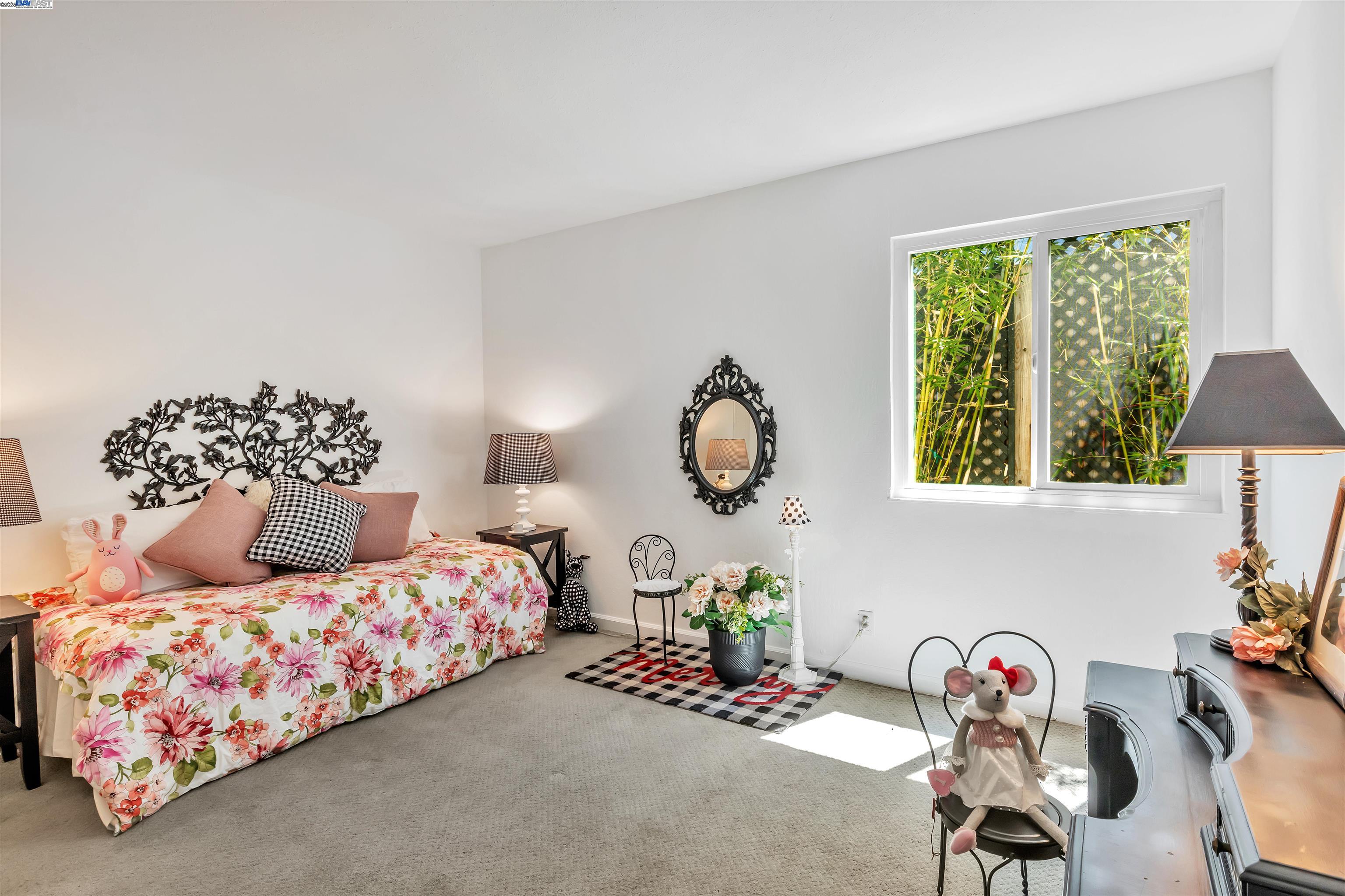 Detail Gallery Image 24 of 27 For 22561 Mossy Rock Dr, Hayward,  CA 94541 - 3 Beds | 2 Baths