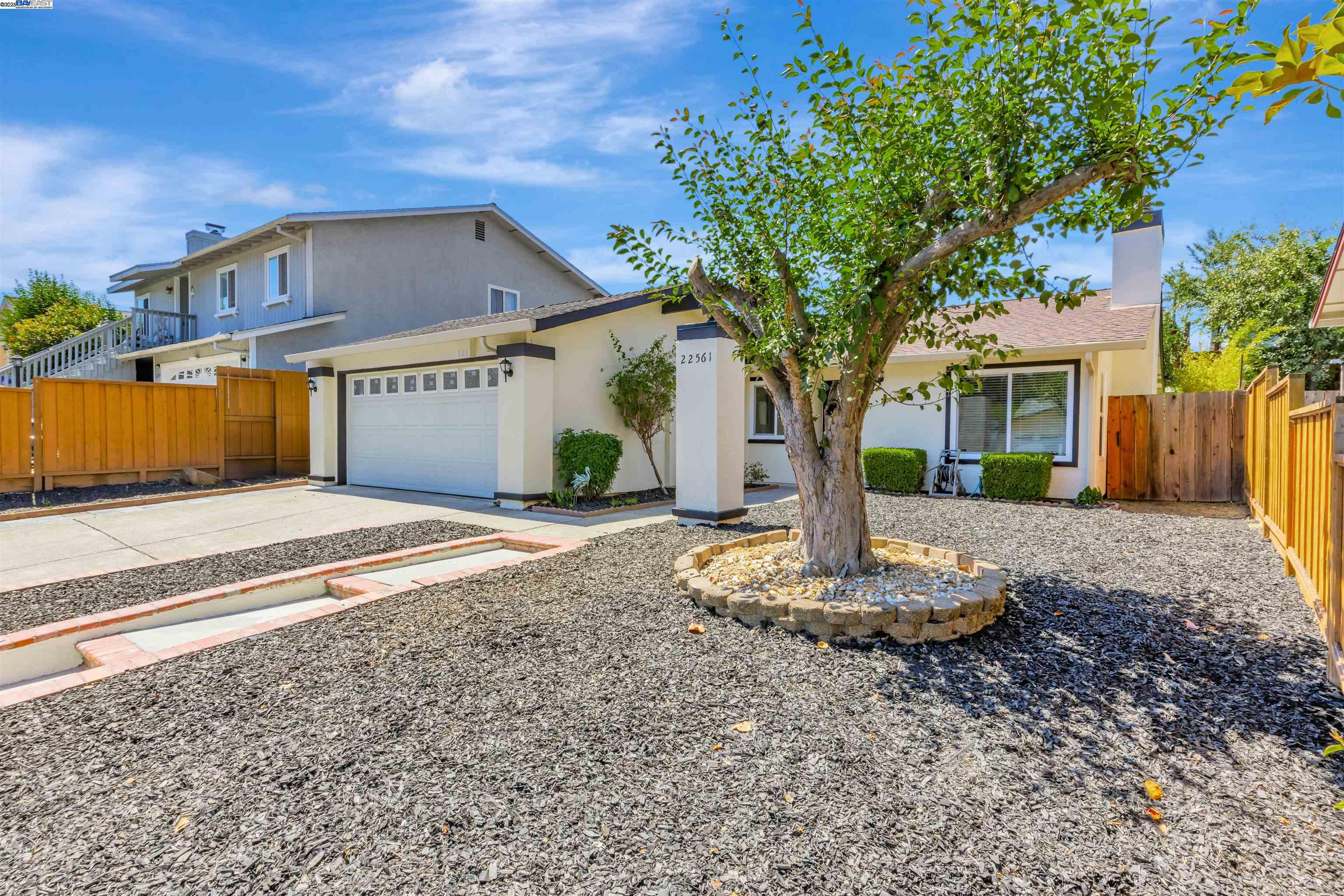 Detail Gallery Image 9 of 27 For 22561 Mossy Rock Dr, Hayward,  CA 94541 - 3 Beds | 2 Baths