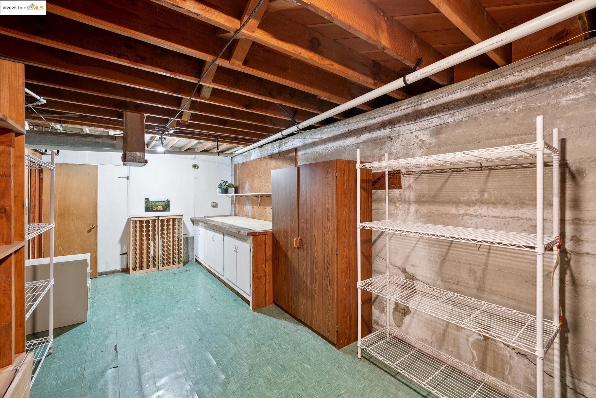 Detail Gallery Image 56 of 59 For 1989 Oakview Dr, Oakland,  CA 94602 - 5 Beds | 3 Baths