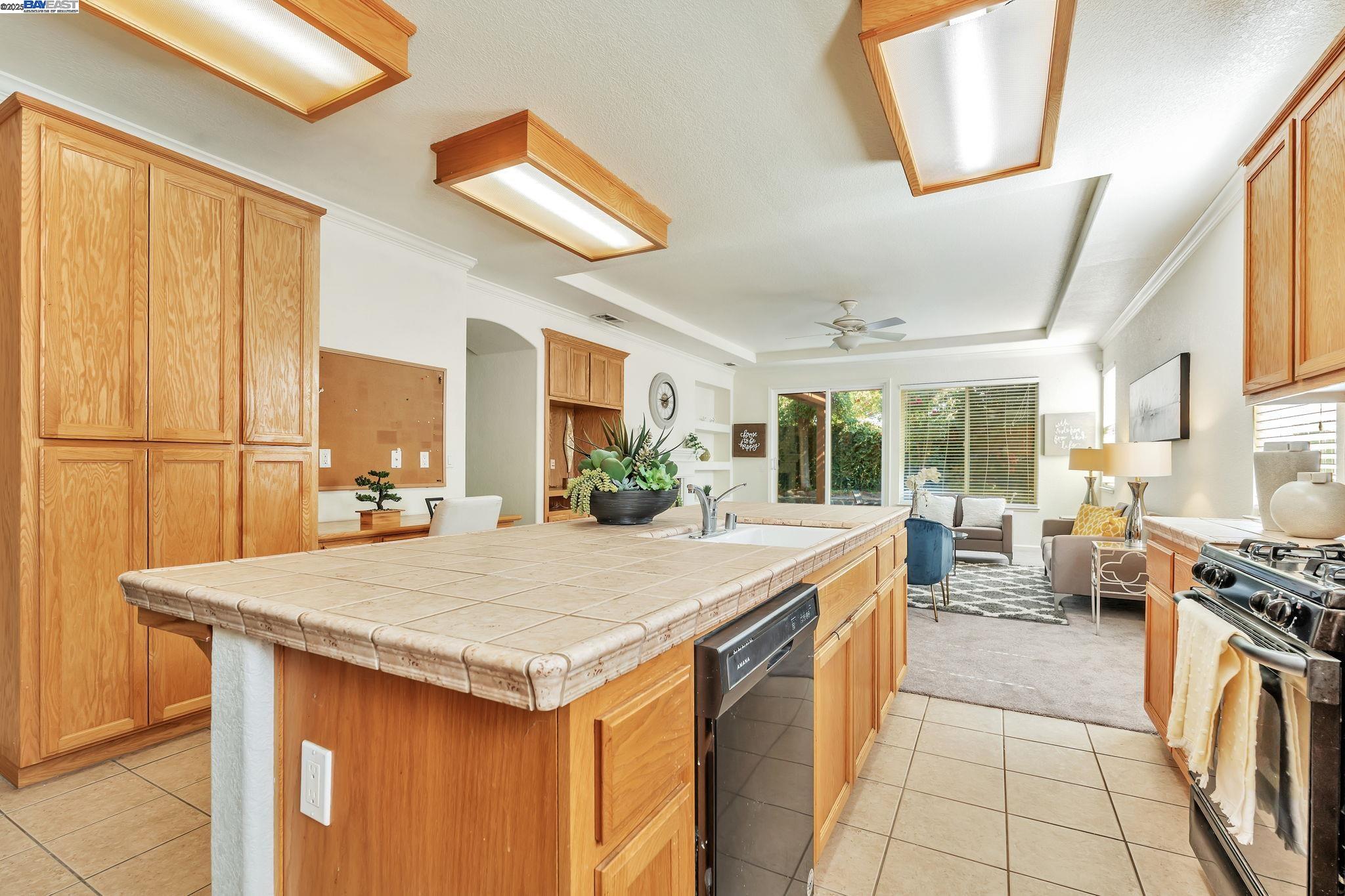 Detail Gallery Image 13 of 42 For 1145 Hartwell Ave, Stockton,  CA 95209 - 4 Beds | 3 Baths