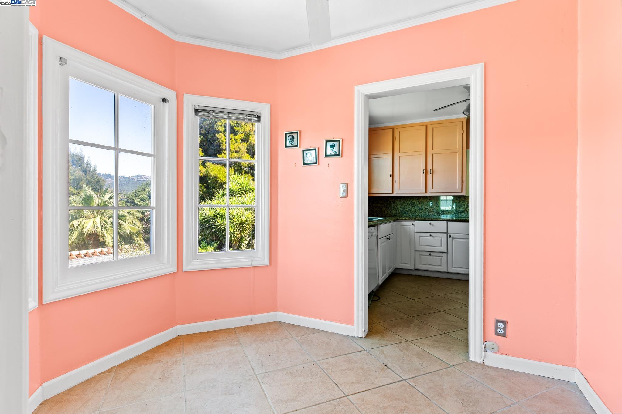 Detail Gallery Image 12 of 29 For 4616 Meldon Ave, Oakland,  CA 94619 - 1 Beds | 2 Baths