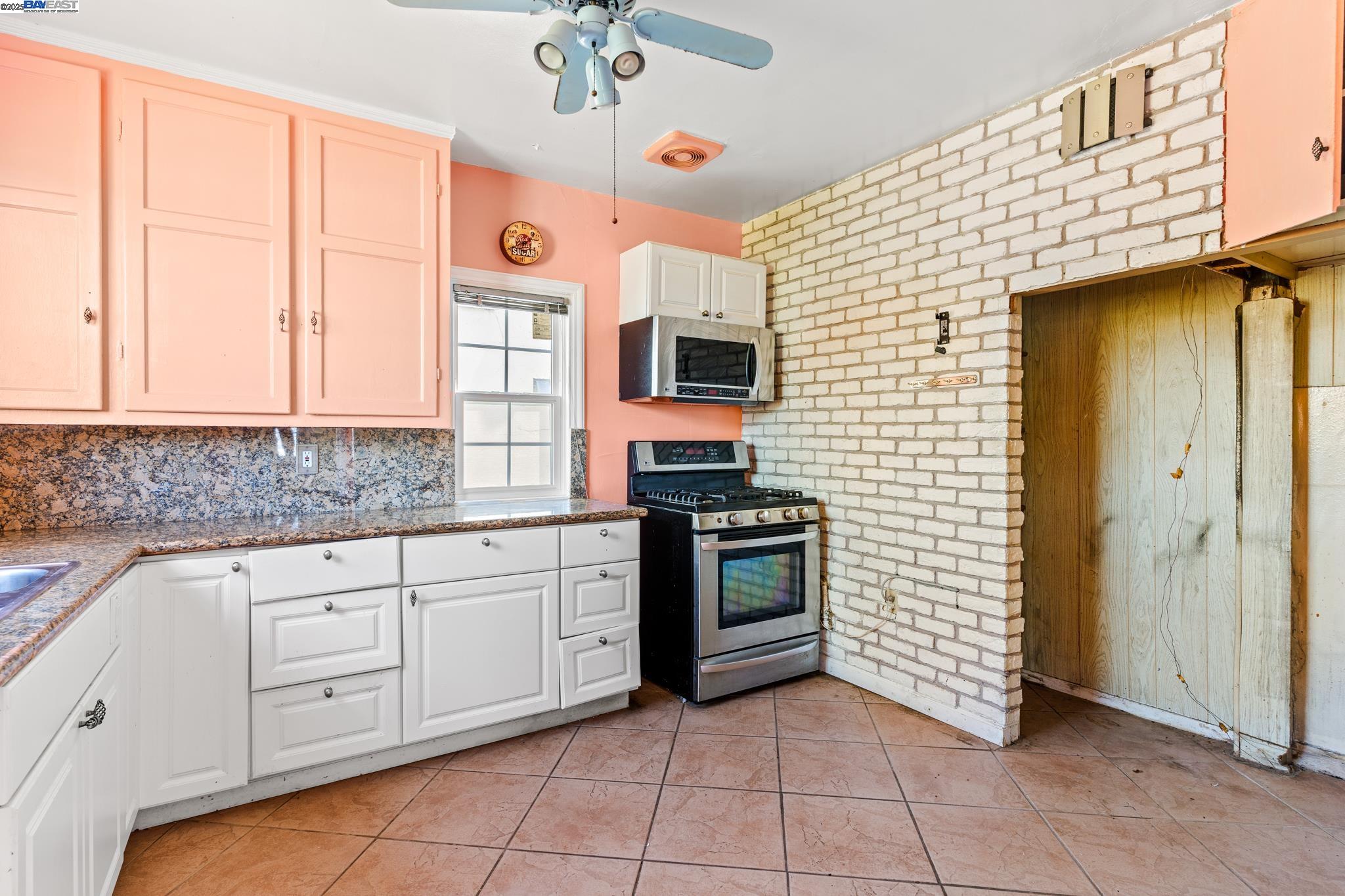Detail Gallery Image 13 of 29 For 4616 Meldon Ave, Oakland,  CA 94619 - 1 Beds | 2 Baths