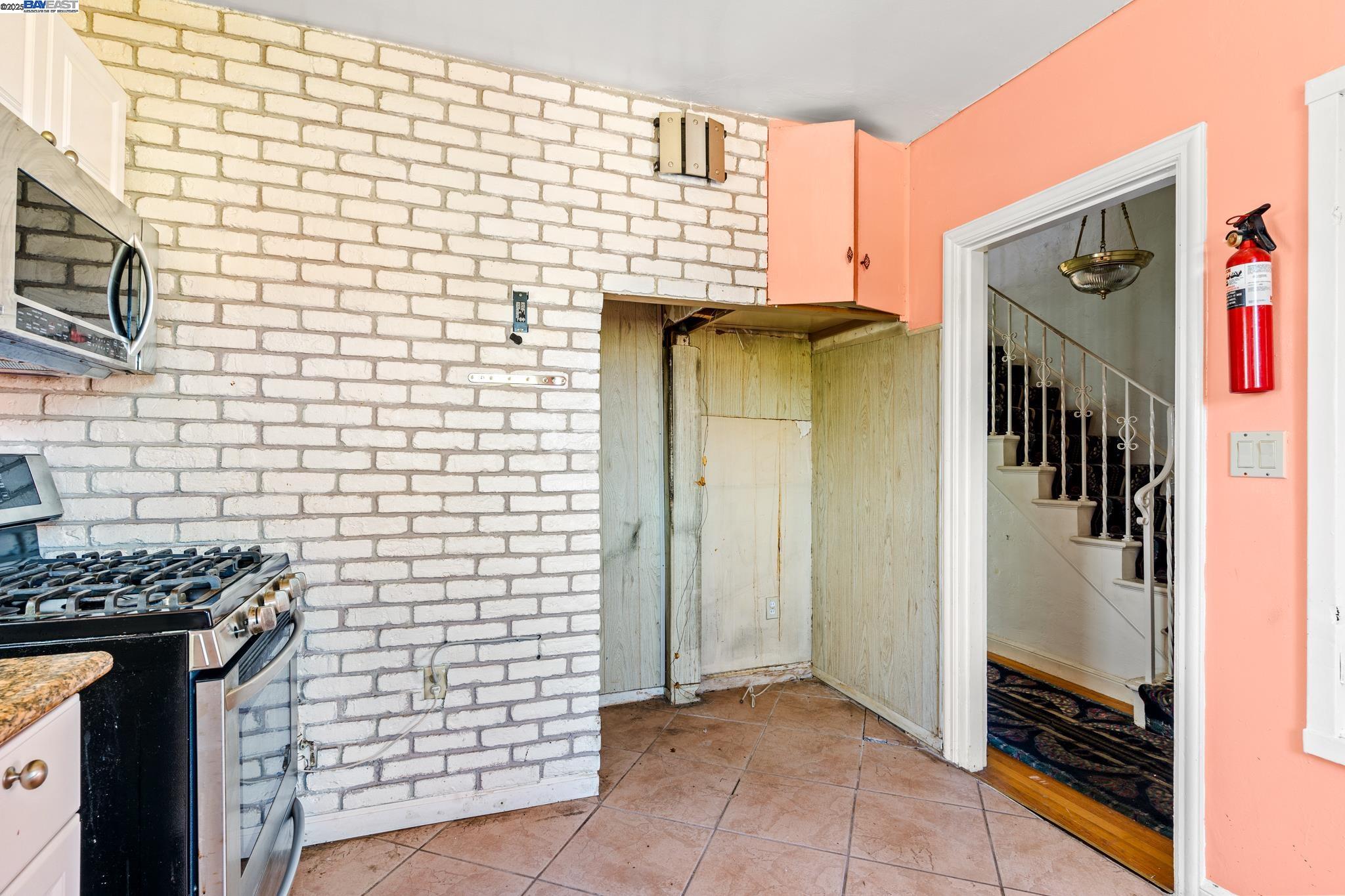 Detail Gallery Image 14 of 29 For 4616 Meldon Ave, Oakland,  CA 94619 - 1 Beds | 2 Baths