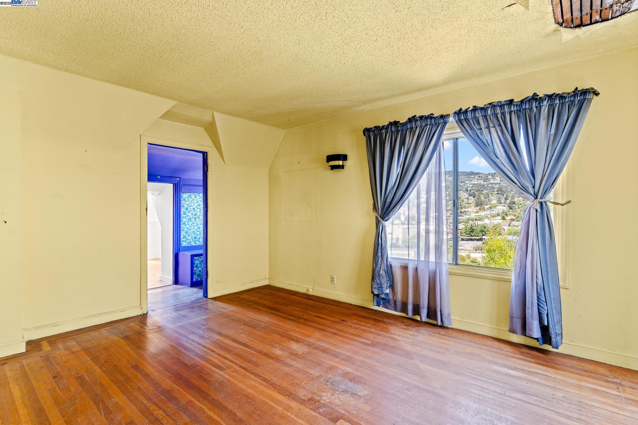 Detail Gallery Image 24 of 29 For 4616 Meldon Ave, Oakland,  CA 94619 - 1 Beds | 2 Baths