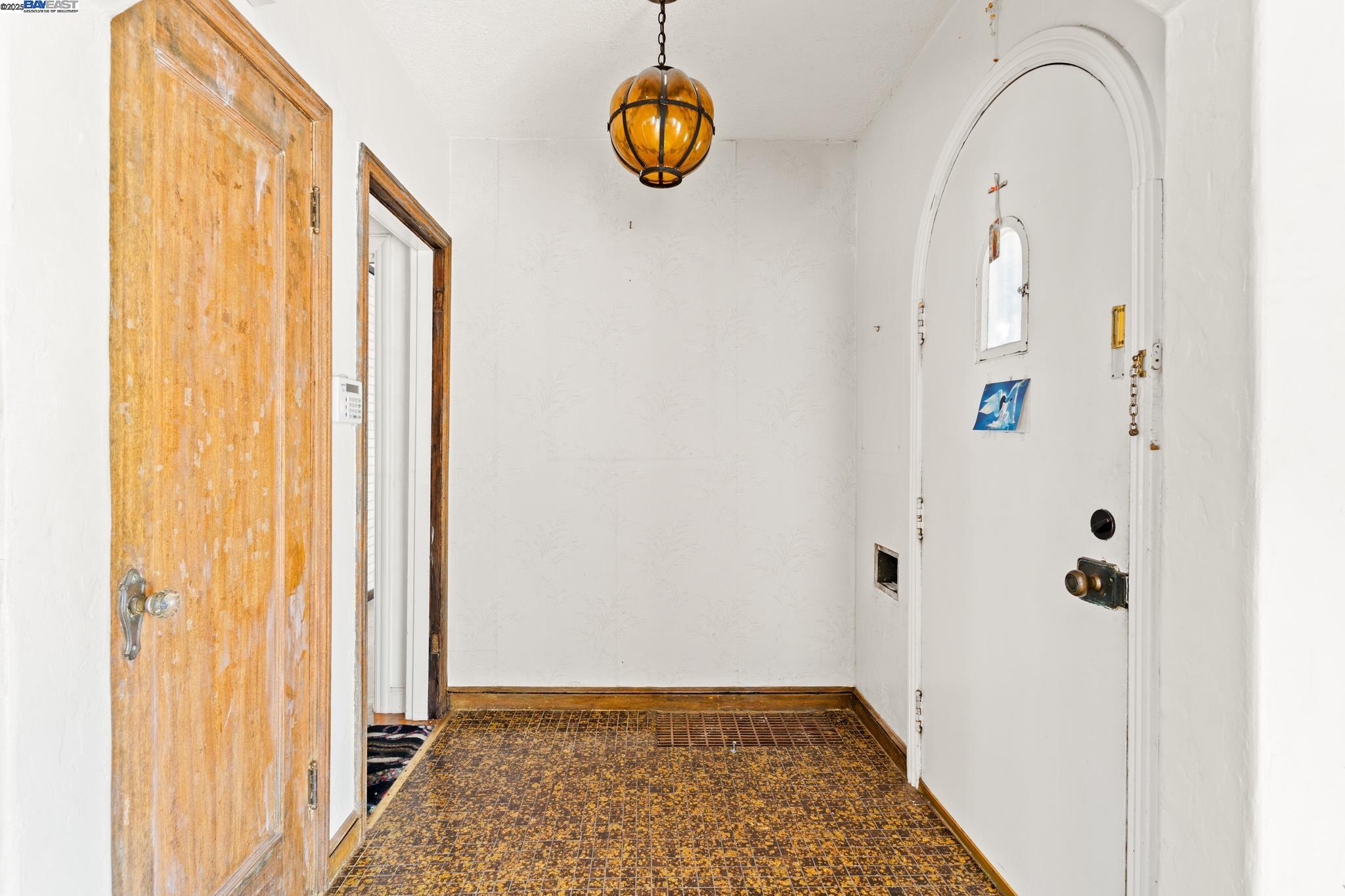 Detail Gallery Image 4 of 29 For 4616 Meldon Ave, Oakland,  CA 94619 - 1 Beds | 2 Baths