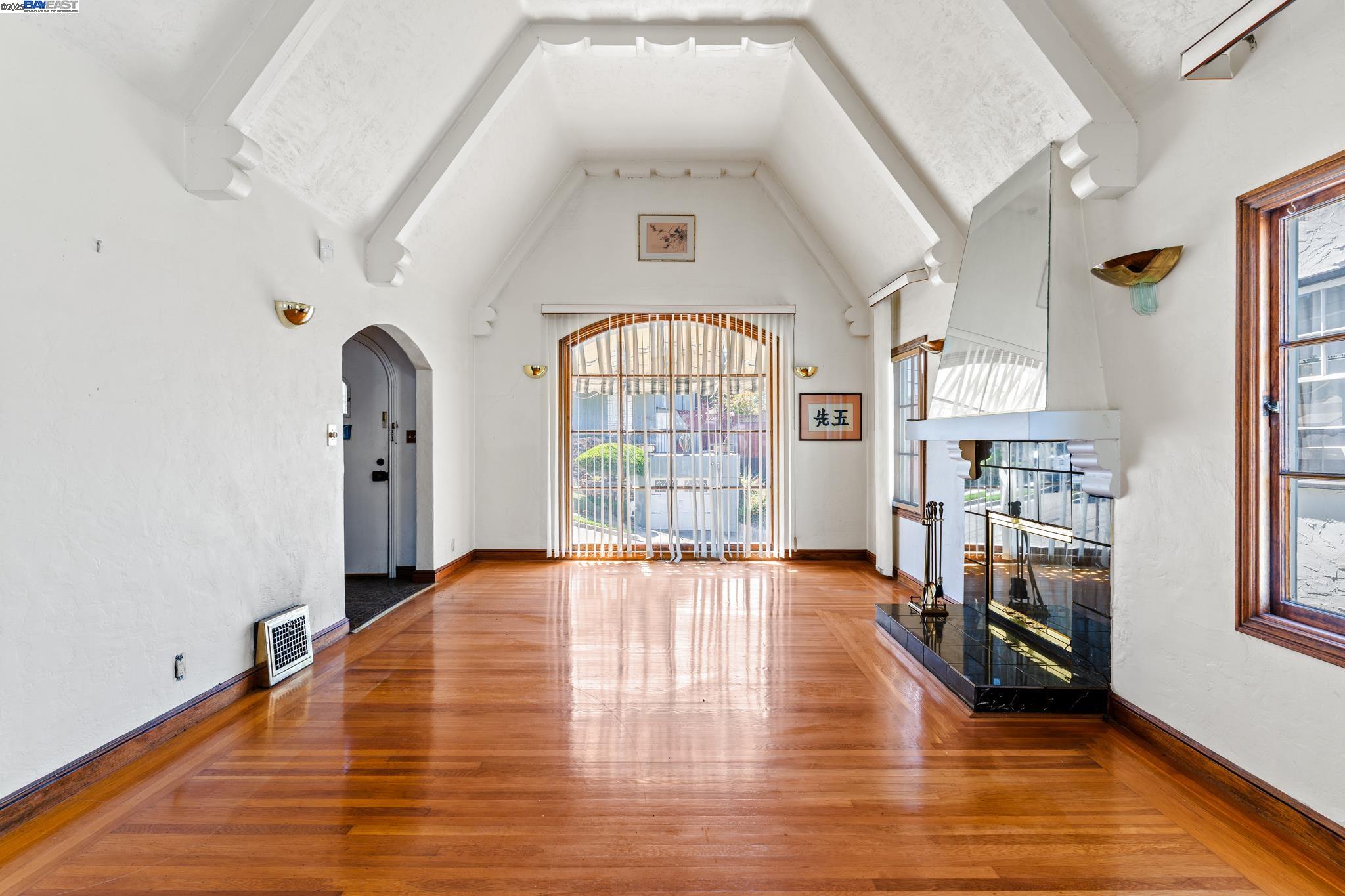 Detail Gallery Image 6 of 29 For 4616 Meldon Ave, Oakland,  CA 94619 - 1 Beds | 2 Baths