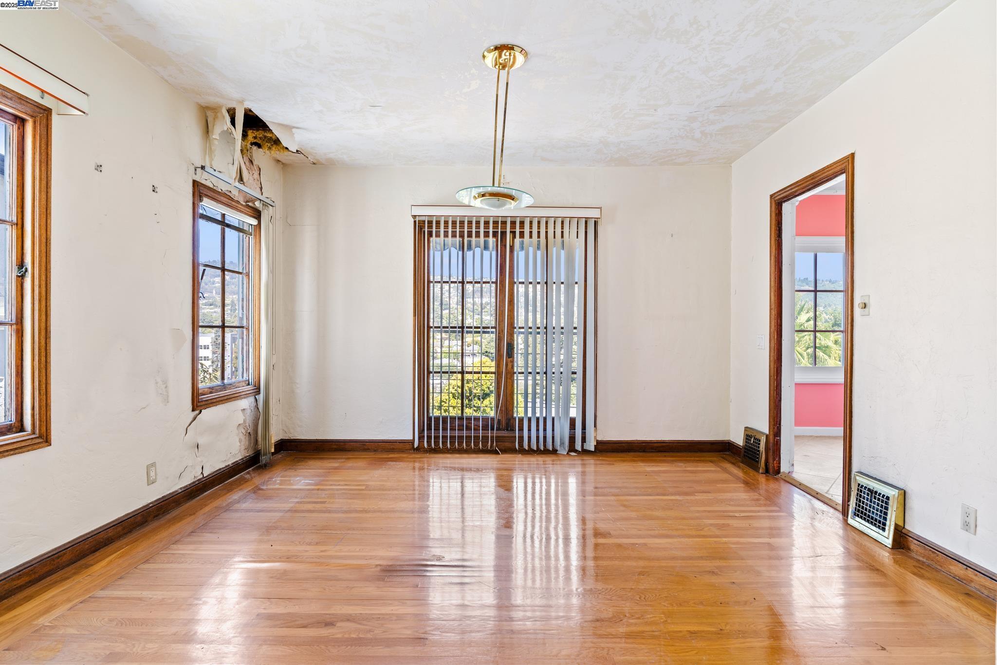 Detail Gallery Image 9 of 29 For 4616 Meldon Ave, Oakland,  CA 94619 - 1 Beds | 2 Baths