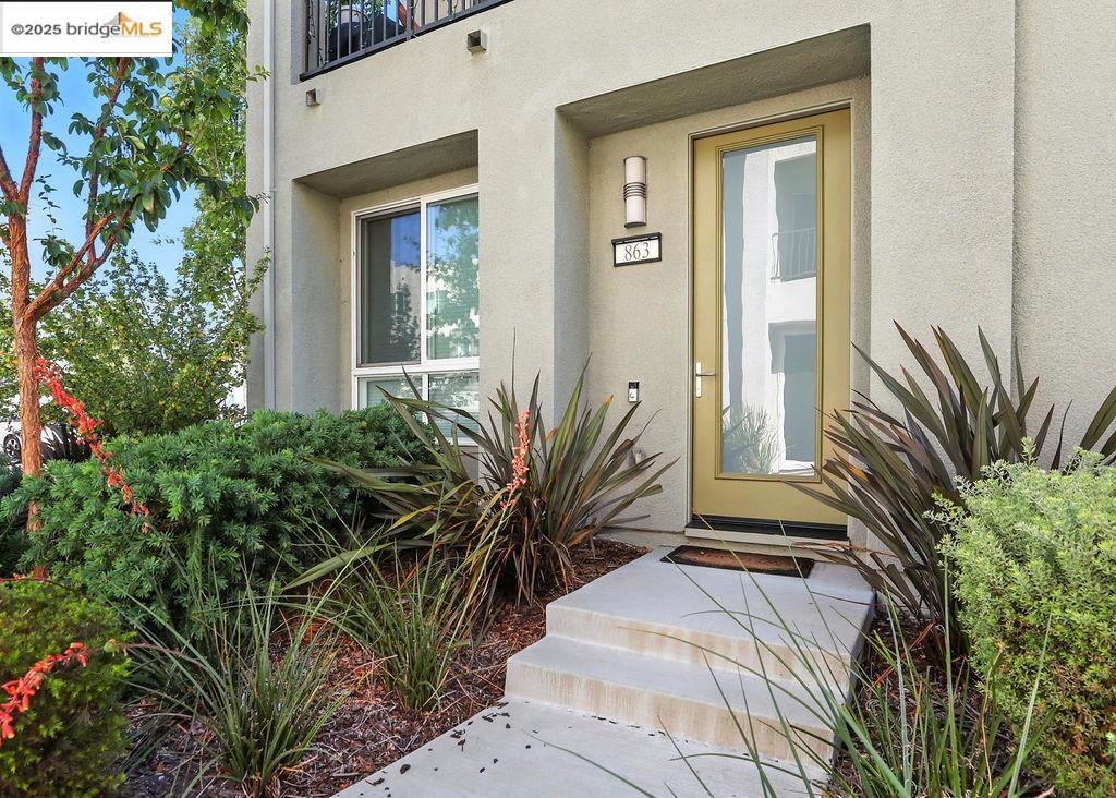 Detail Gallery Image 2 of 42 For 863 Lookout Street, Richmond,  CA 94804 - 3 Beds | 2/1 Baths