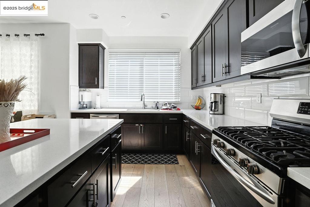 Detail Gallery Image 16 of 42 For 863 Lookout Street, Richmond,  CA 94804 - 3 Beds | 2/1 Baths
