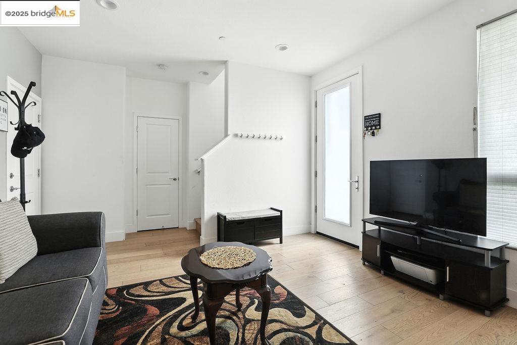 Detail Gallery Image 5 of 42 For 863 Lookout Street, Richmond,  CA 94804 - 3 Beds | 2/1 Baths