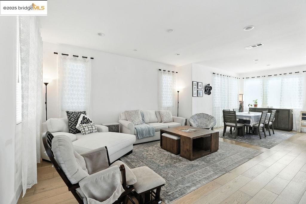 Detail Gallery Image 8 of 42 For 863 Lookout Street, Richmond,  CA 94804 - 3 Beds | 2/1 Baths