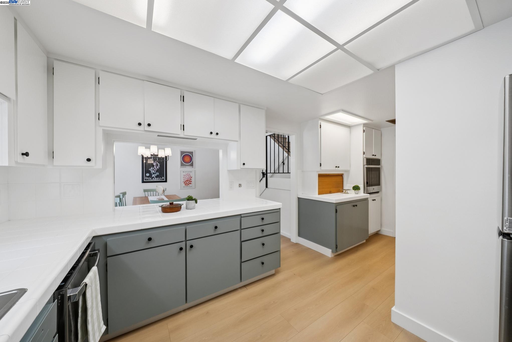 Detail Gallery Image 14 of 59 For 1230 Ballena Blvd, Alameda,  CA 94501 - 2 Beds | 2/1 Baths