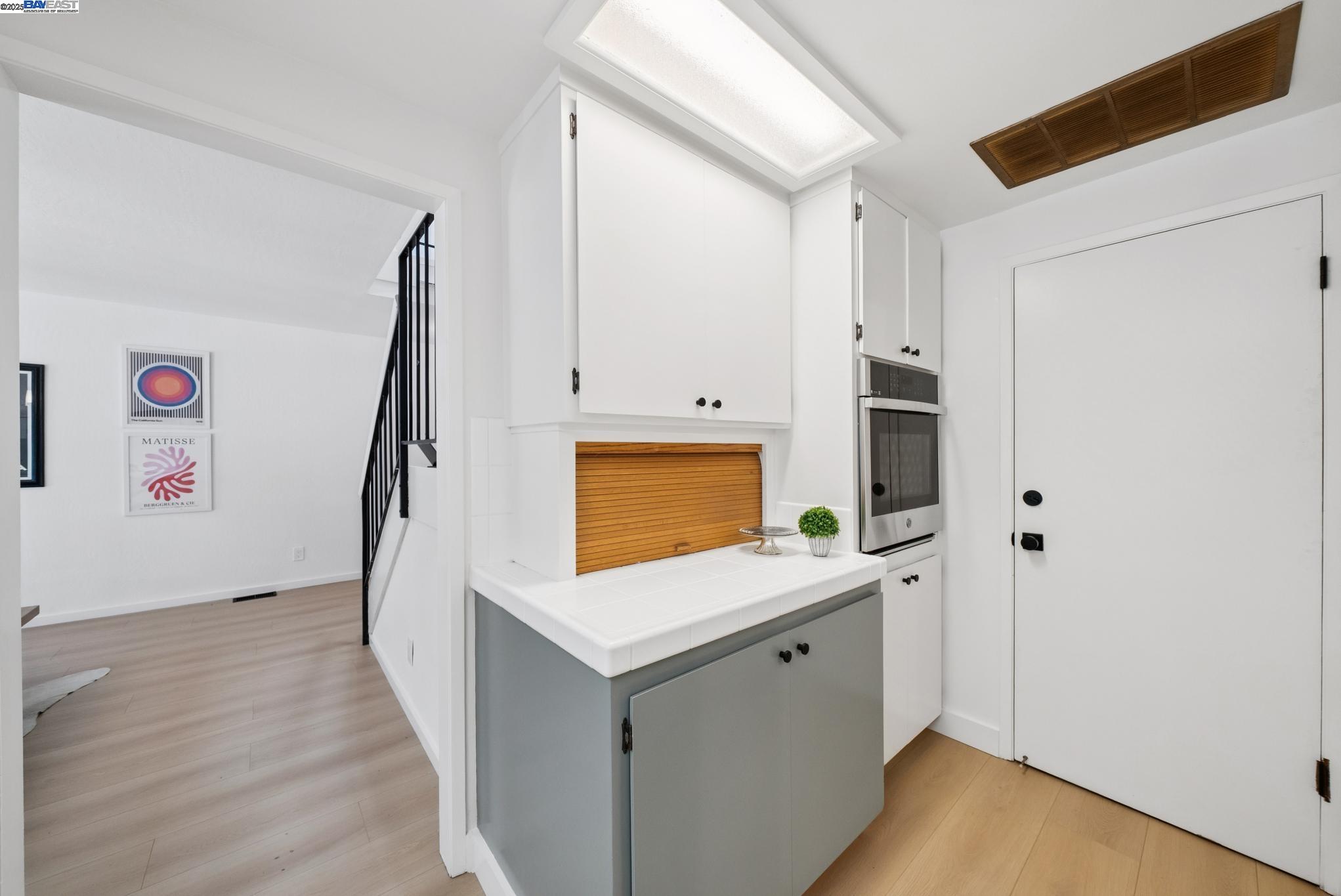 Detail Gallery Image 15 of 59 For 1230 Ballena Blvd, Alameda,  CA 94501 - 2 Beds | 2/1 Baths