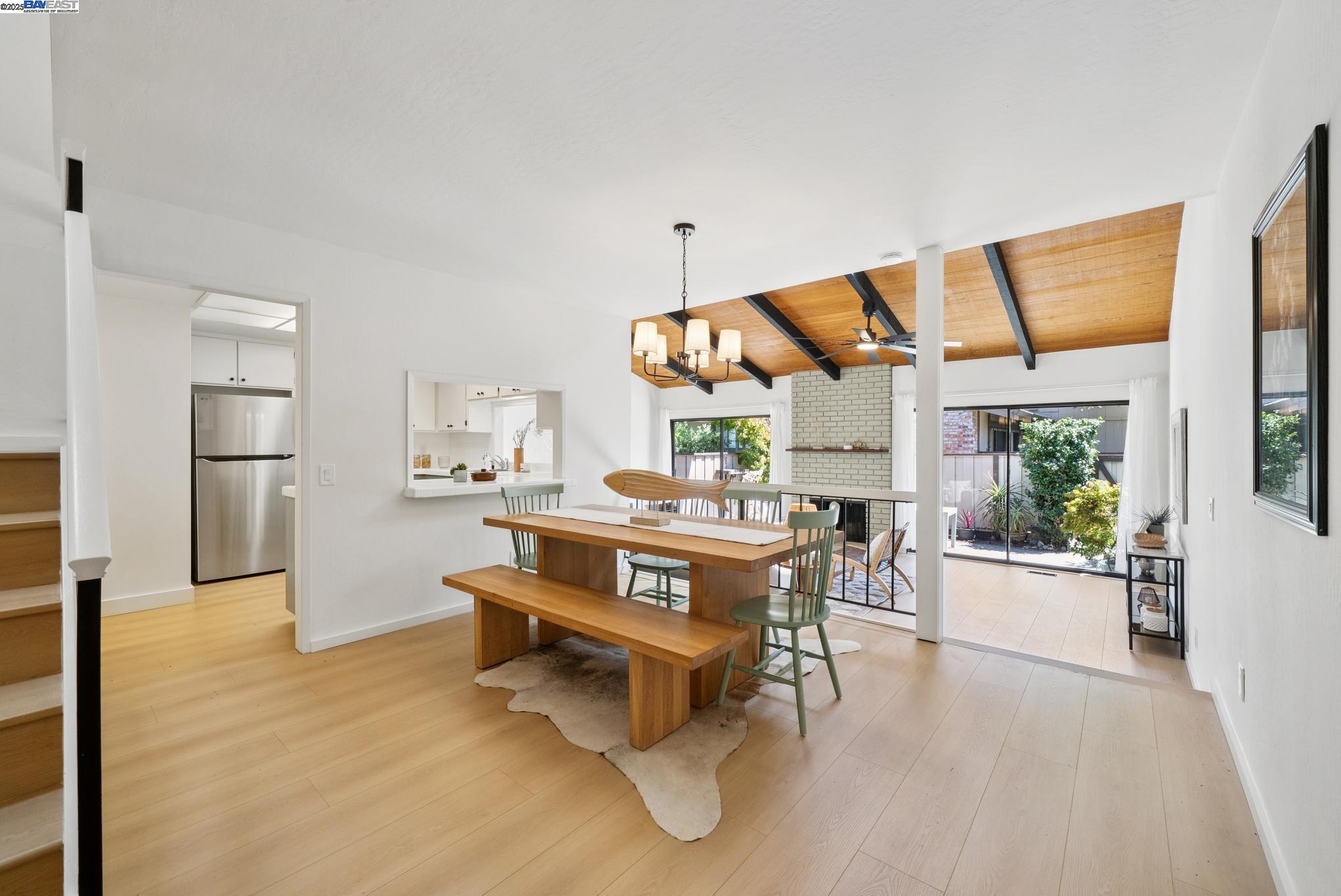 Detail Gallery Image 3 of 59 For 1230 Ballena Blvd, Alameda,  CA 94501 - 2 Beds | 2/1 Baths