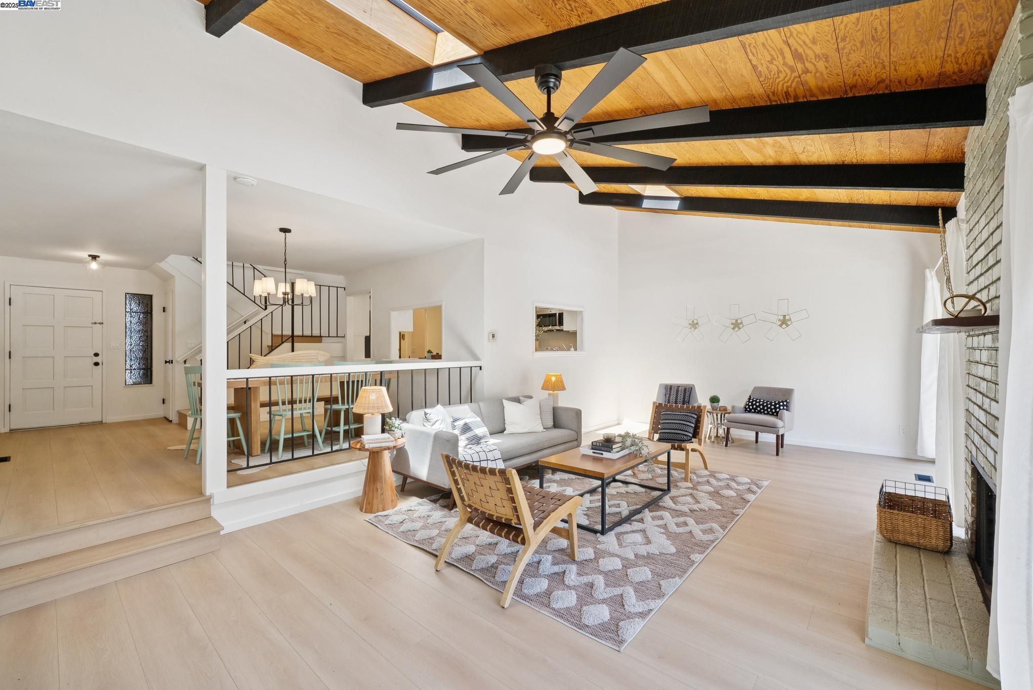Detail Gallery Image 6 of 59 For 1230 Ballena Blvd, Alameda,  CA 94501 - 2 Beds | 2/1 Baths