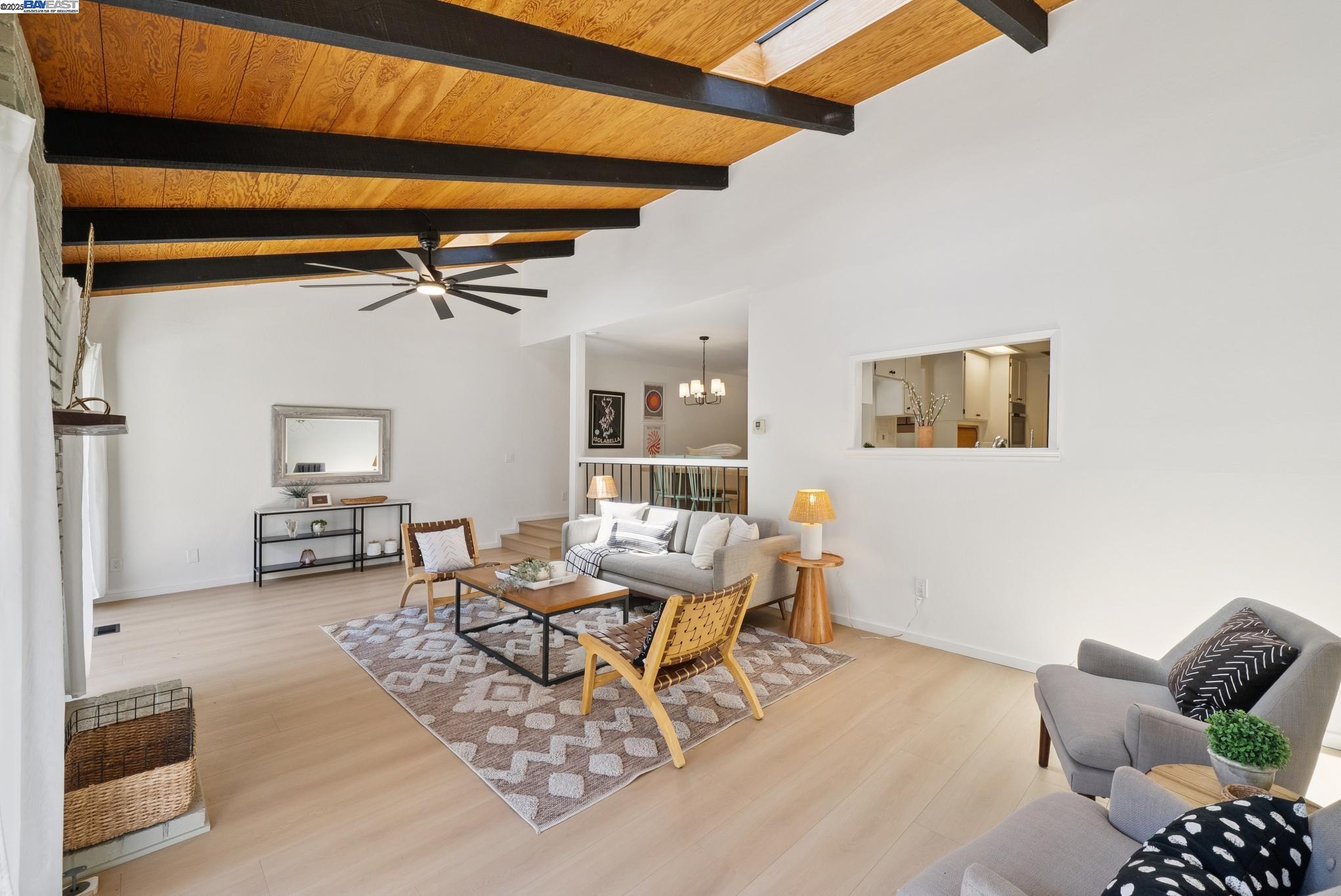 Detail Gallery Image 7 of 59 For 1230 Ballena Blvd, Alameda,  CA 94501 - 2 Beds | 2/1 Baths