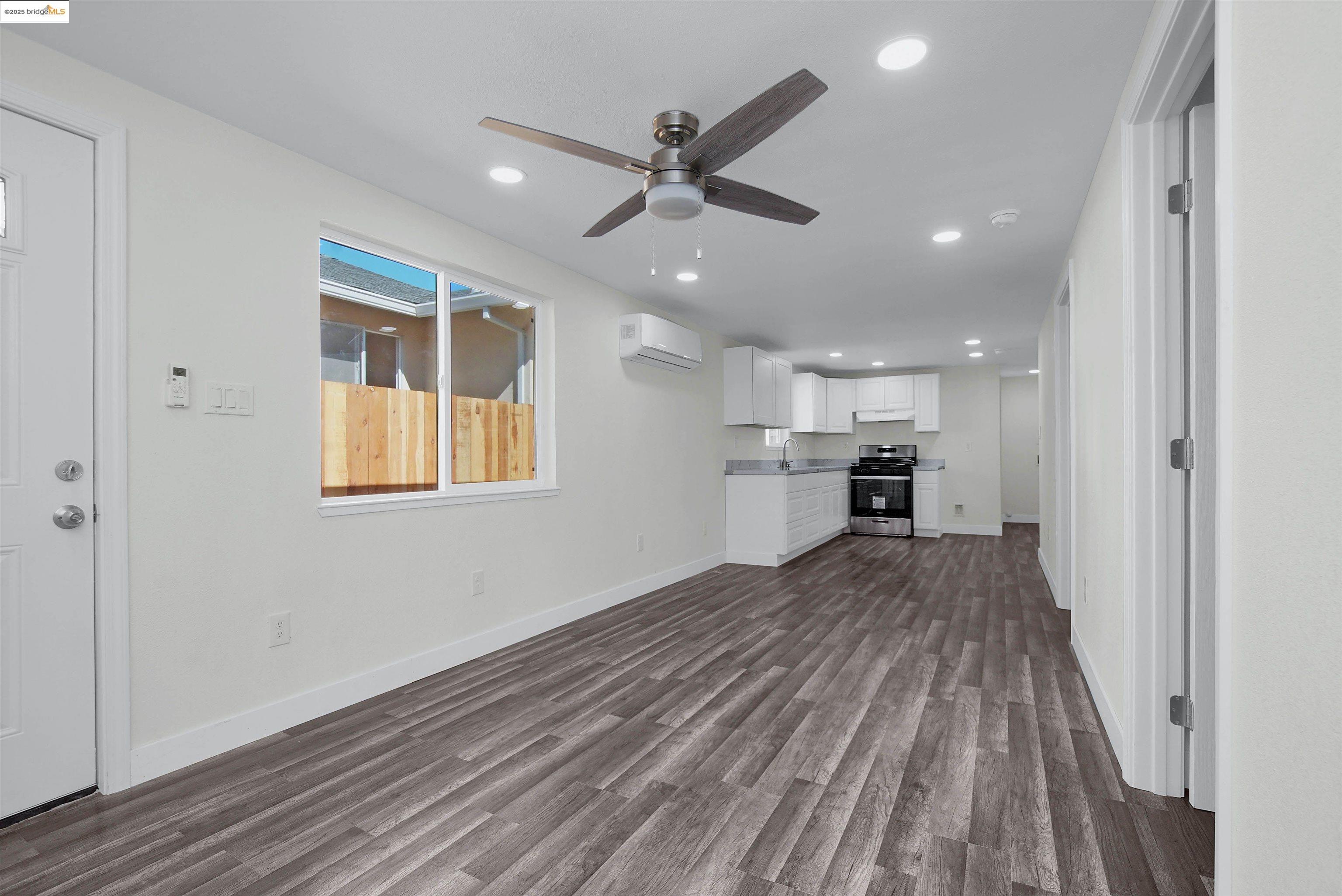 Detail Gallery Image 2 of 8 For 1378 Windsor Way #B, Brentwood,  CA 94513-9999 - 3 Beds | 1 Baths