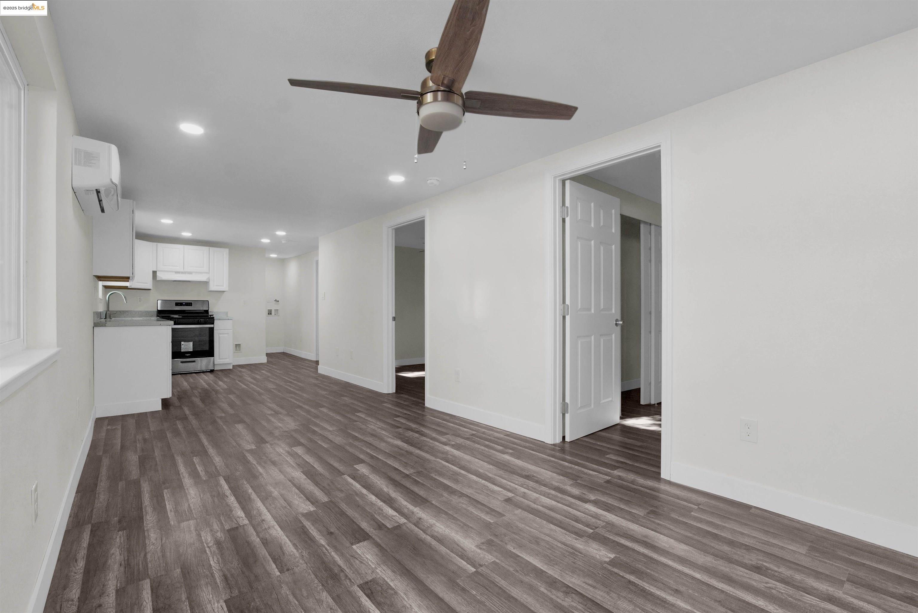 Detail Gallery Image 3 of 8 For 1378 Windsor Way #B, Brentwood,  CA 94513-9999 - 3 Beds | 1 Baths