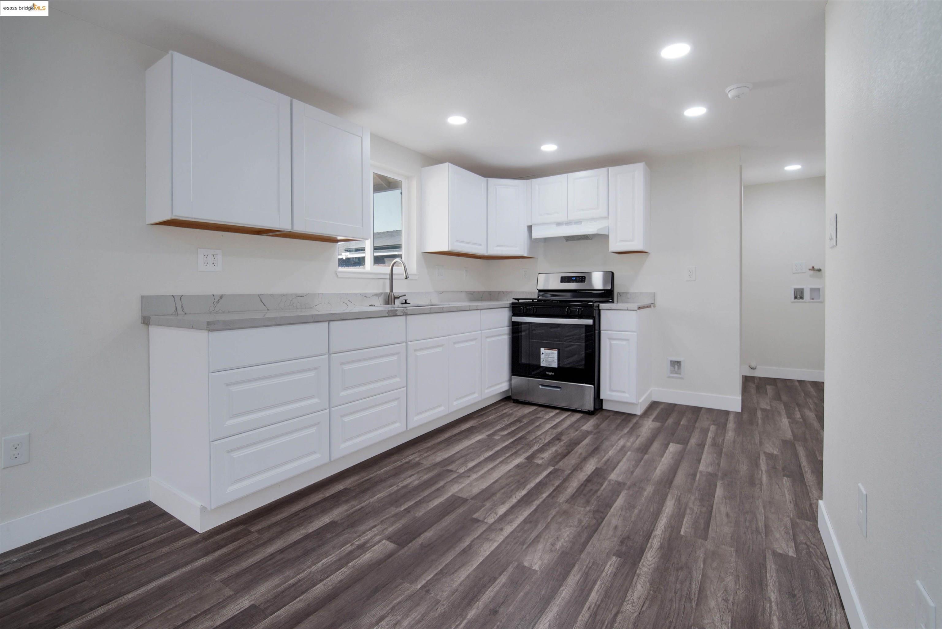 Detail Gallery Image 4 of 8 For 1378 Windsor Way #B, Brentwood,  CA 94513-9999 - 3 Beds | 1 Baths