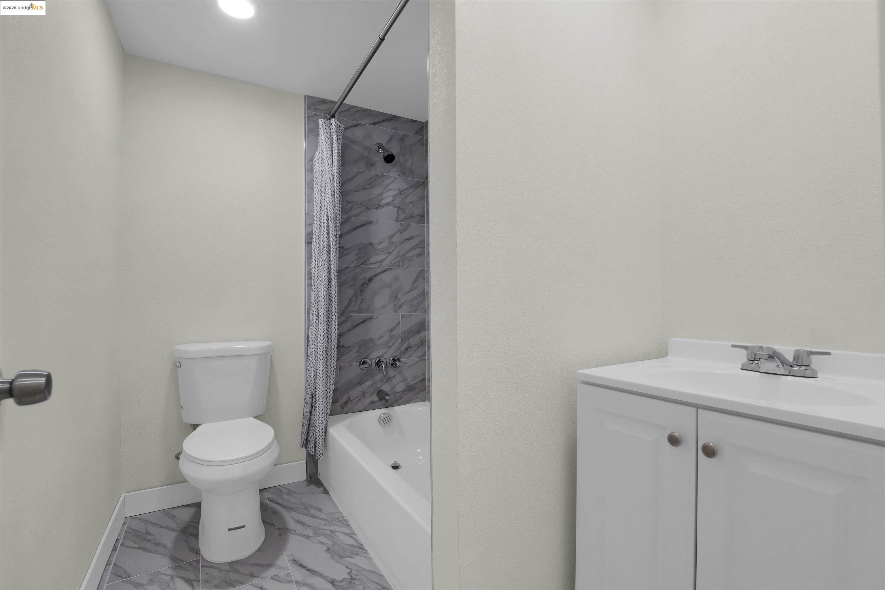Detail Gallery Image 7 of 8 For 1378 Windsor Way #B, Brentwood,  CA 94513-9999 - 3 Beds | 1 Baths