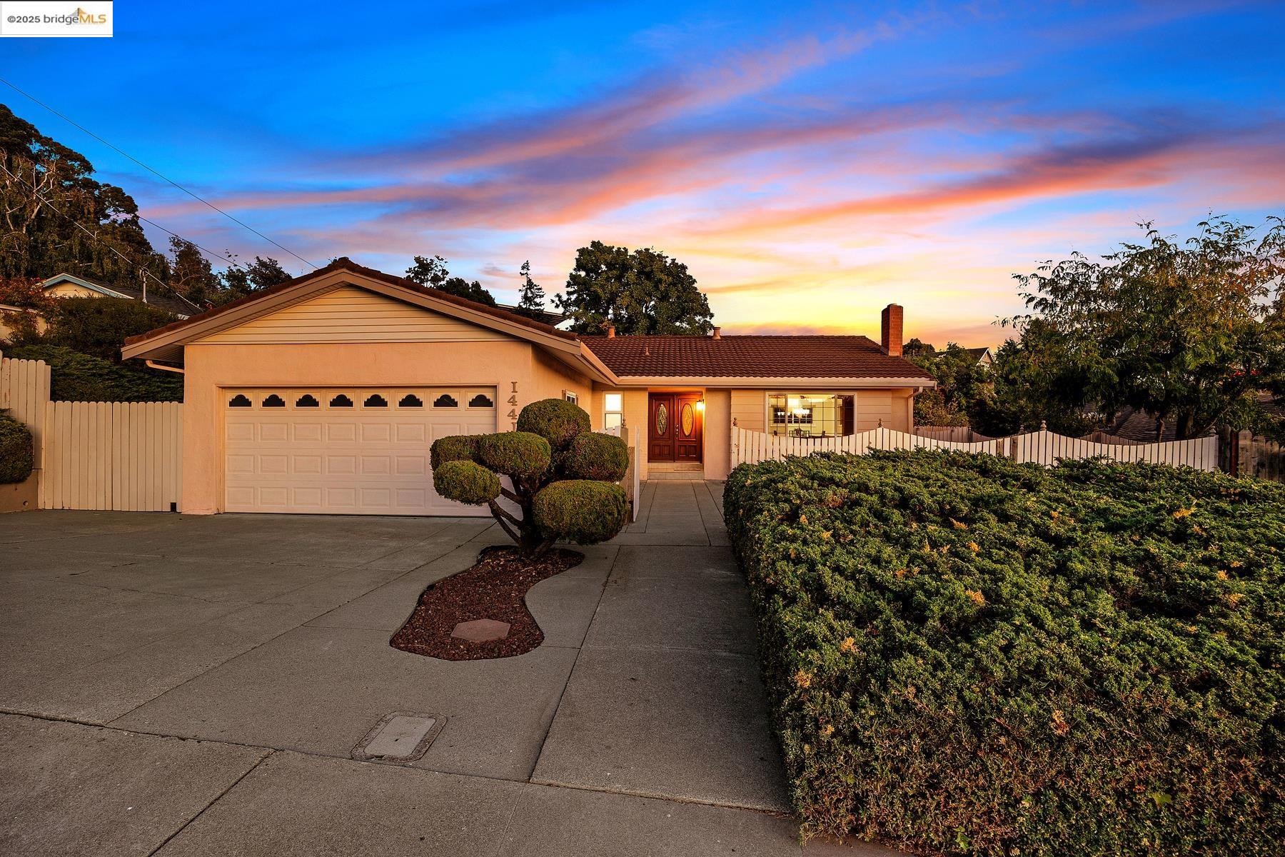 Detail Gallery Image 1 of 49 For 1441 Wallace Ct, Pinole,  CA 94564 - 3 Beds | 2 Baths