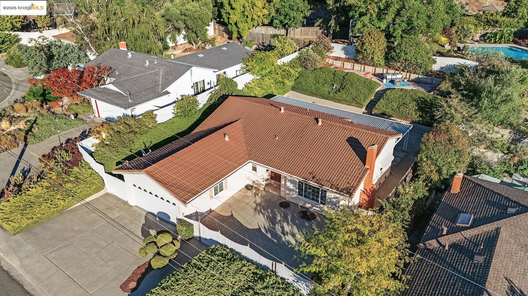 Detail Gallery Image 12 of 49 For 1441 Wallace Ct, Pinole,  CA 94564 - 3 Beds | 2 Baths