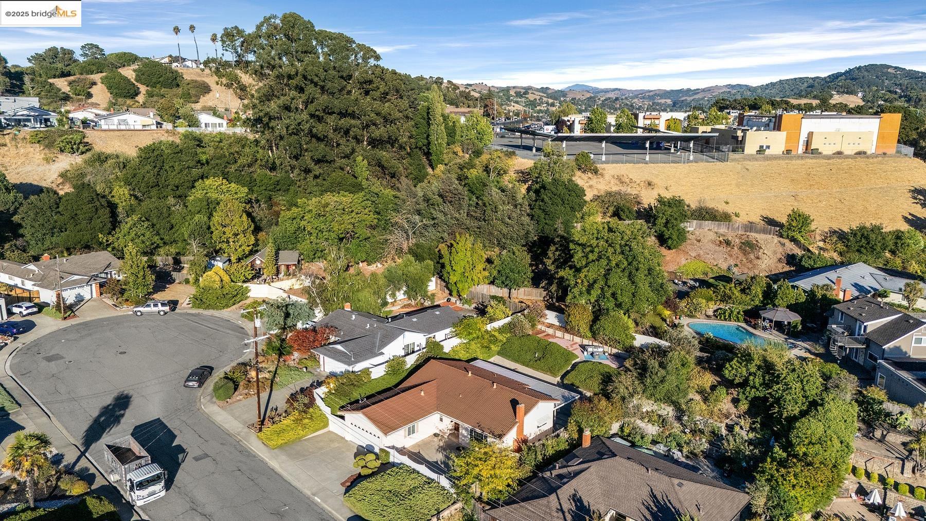 Detail Gallery Image 17 of 49 For 1441 Wallace Ct, Pinole,  CA 94564 - 3 Beds | 2 Baths
