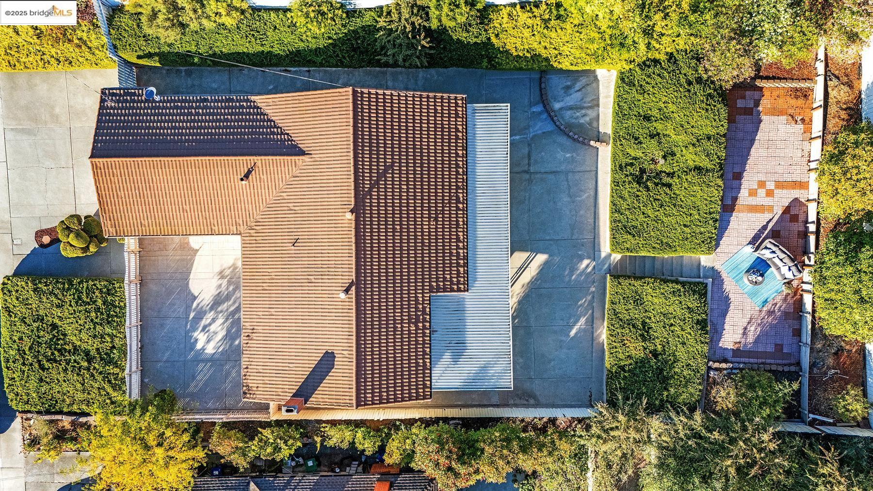 Detail Gallery Image 3 of 49 For 1441 Wallace Ct, Pinole,  CA 94564 - 3 Beds | 2 Baths