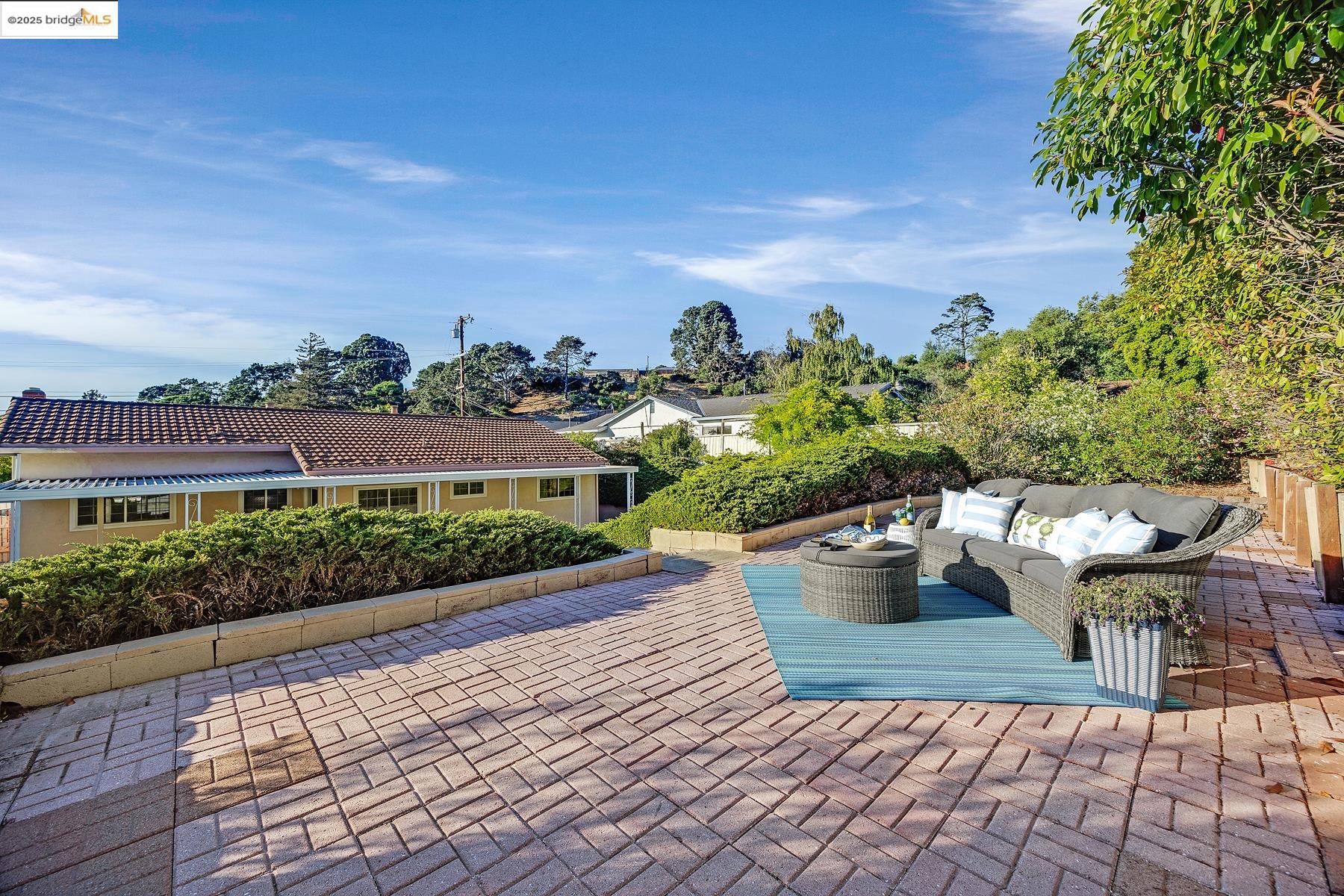 Detail Gallery Image 21 of 49 For 1441 Wallace Ct, Pinole,  CA 94564 - 3 Beds | 2 Baths