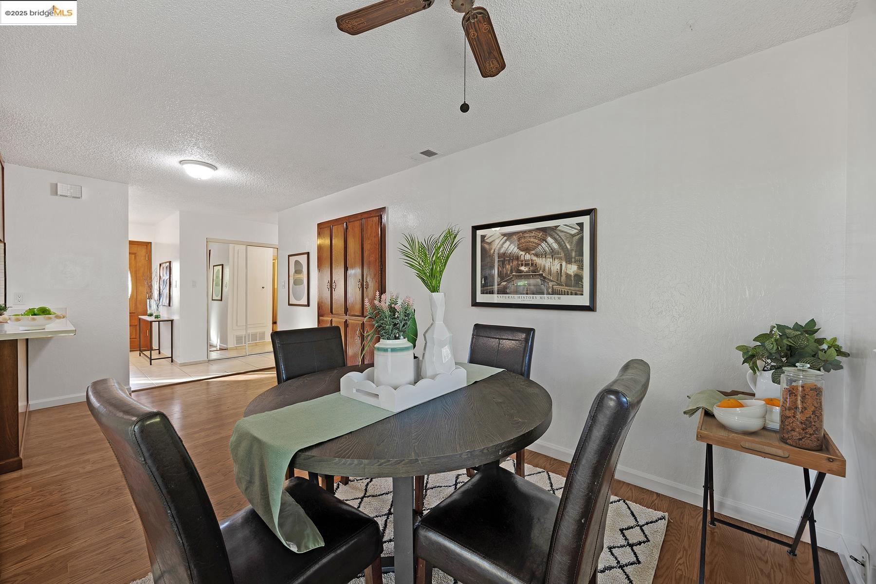 Detail Gallery Image 4 of 49 For 1441 Wallace Ct, Pinole,  CA 94564 - 3 Beds | 2 Baths