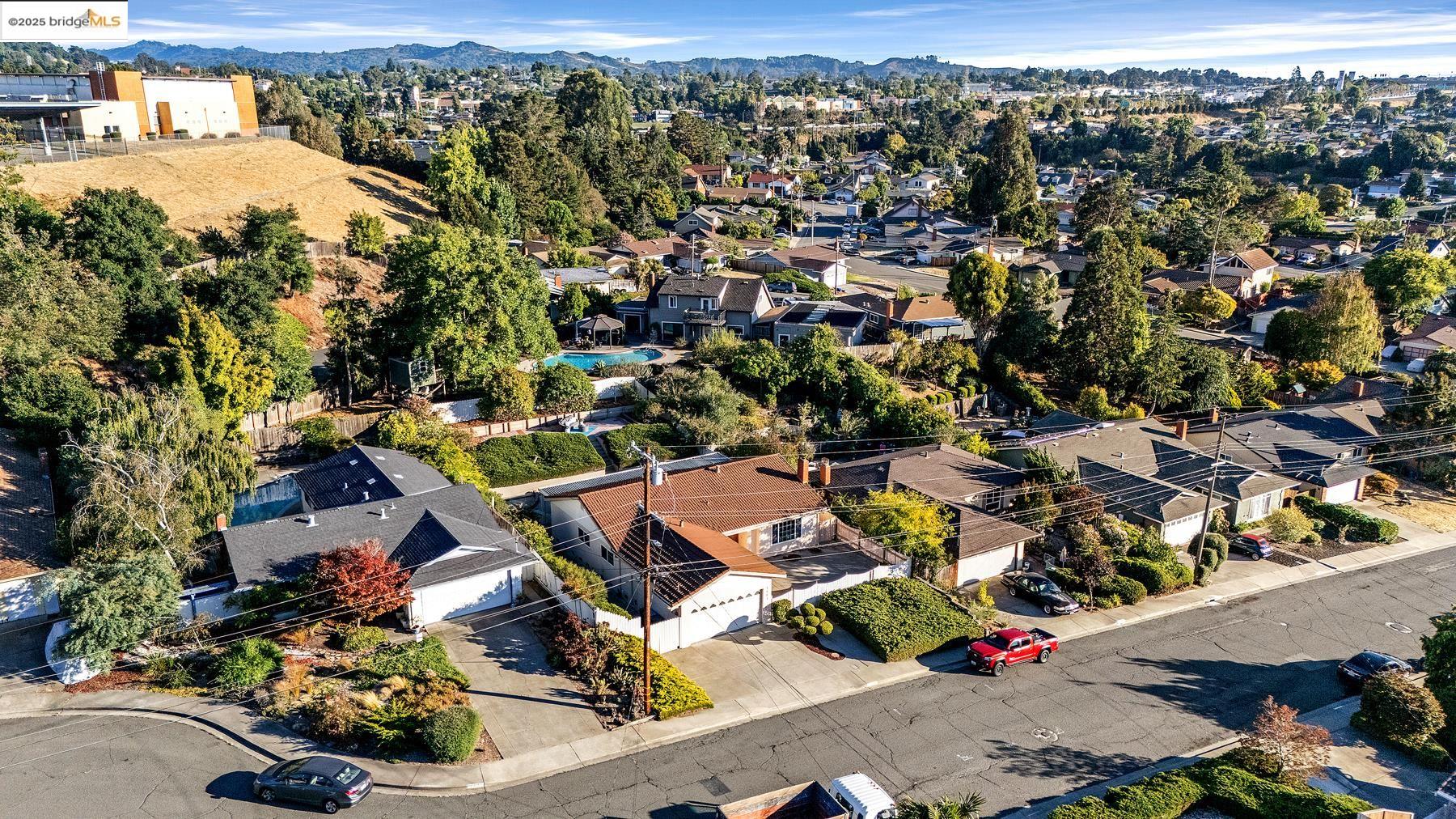 Detail Gallery Image 35 of 49 For 1441 Wallace Ct, Pinole,  CA 94564 - 3 Beds | 2 Baths