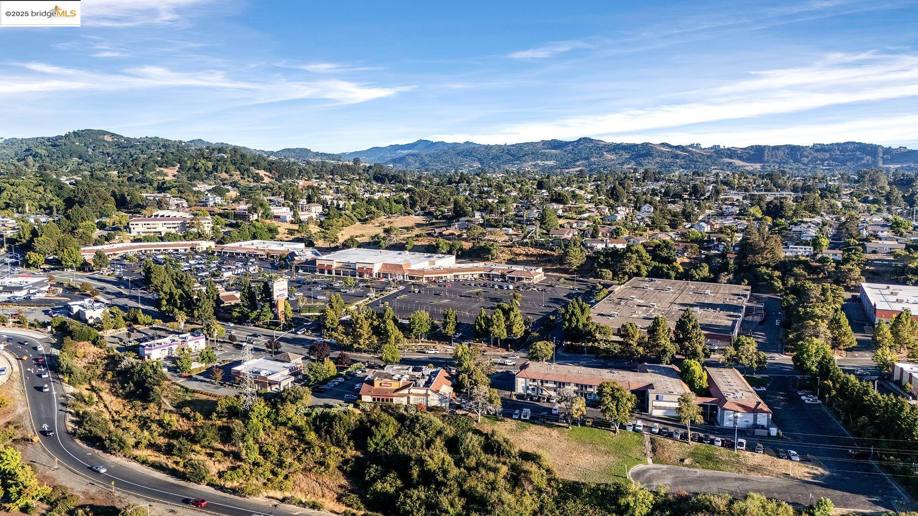 Detail Gallery Image 37 of 49 For 1441 Wallace Ct, Pinole,  CA 94564 - 3 Beds | 2 Baths