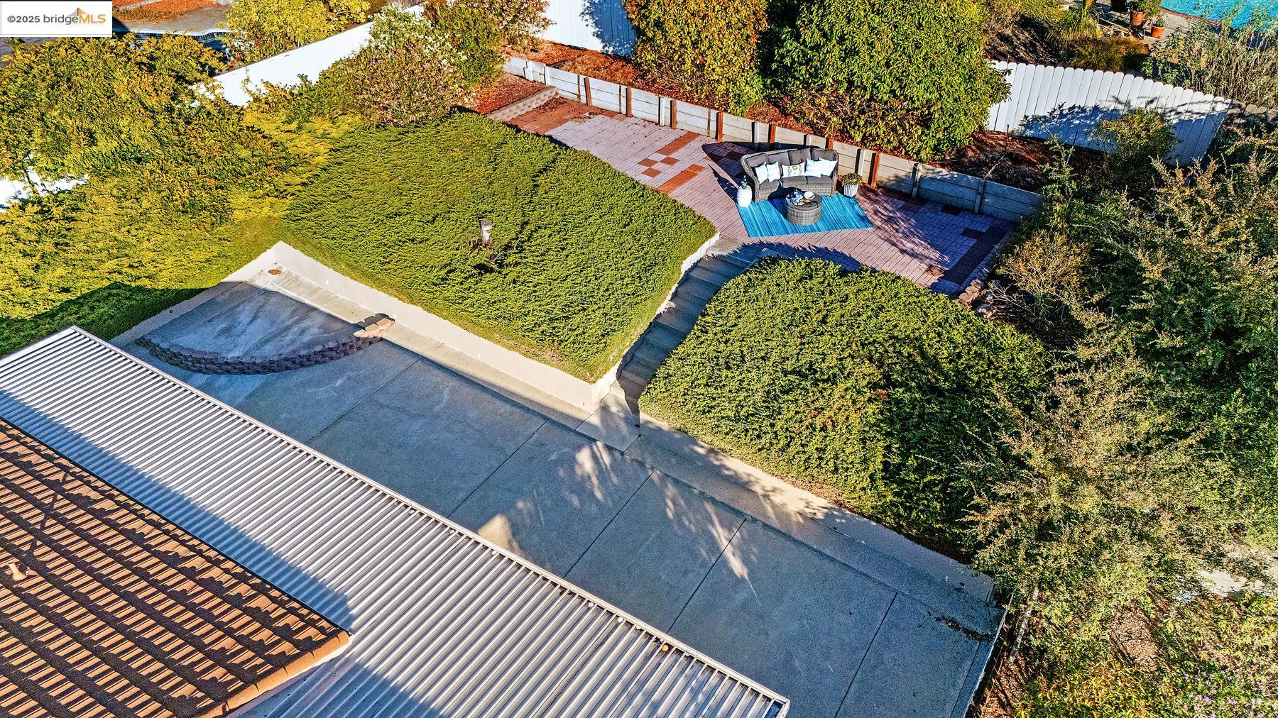Detail Gallery Image 6 of 49 For 1441 Wallace Ct, Pinole,  CA 94564 - 3 Beds | 2 Baths