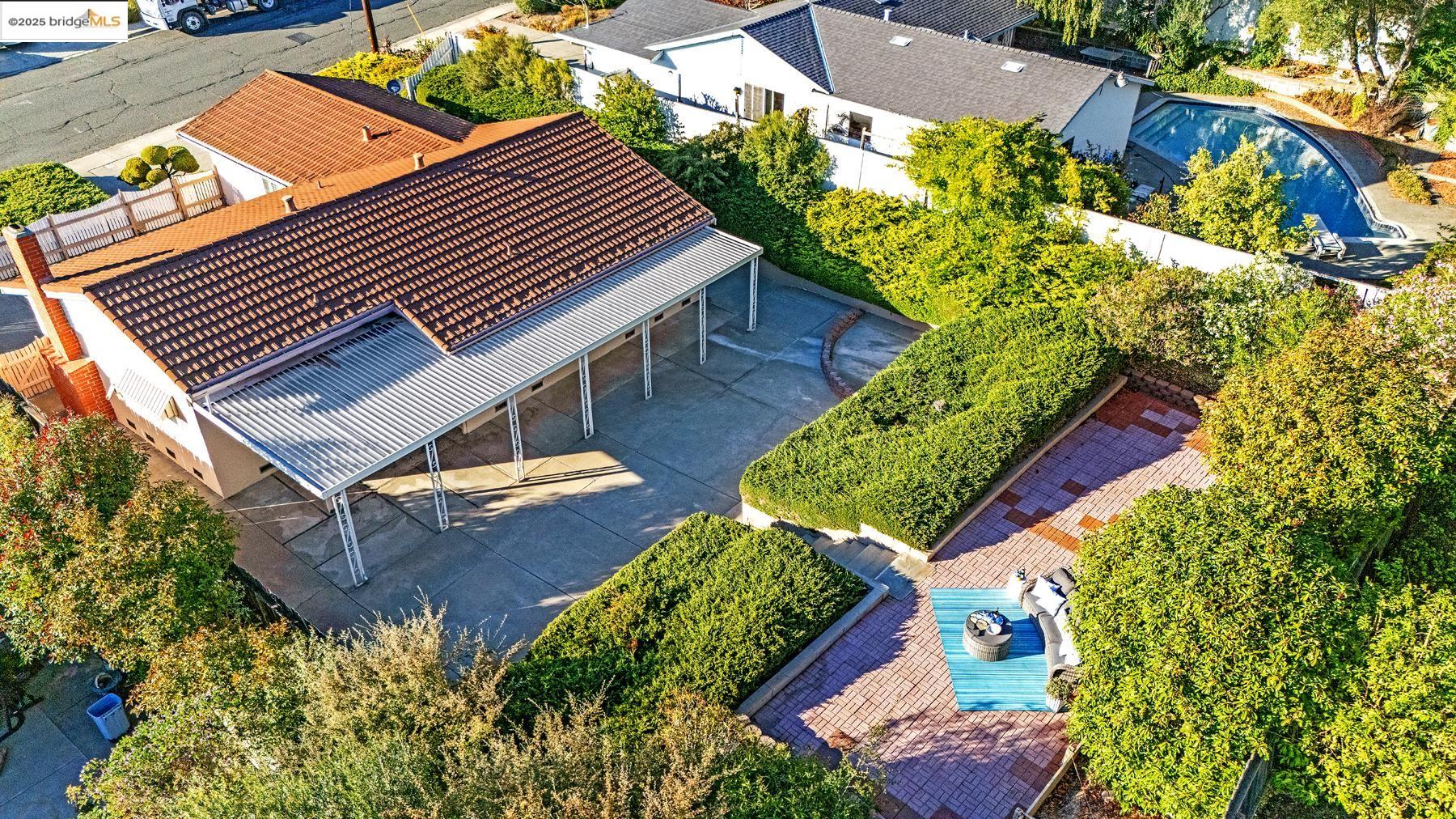 Detail Gallery Image 9 of 49 For 1441 Wallace Ct, Pinole,  CA 94564 - 3 Beds | 2 Baths