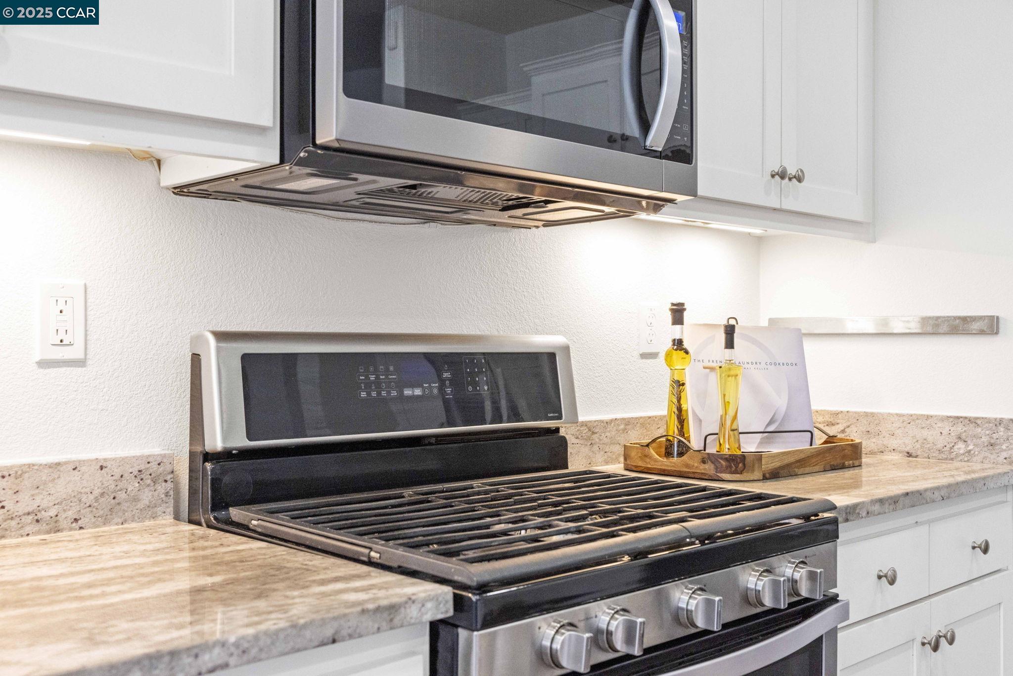 Detail Gallery Image 14 of 49 For 951 Dainty Avenue, Brentwood,  CA 94513 - 5 Beds | 3/1 Baths