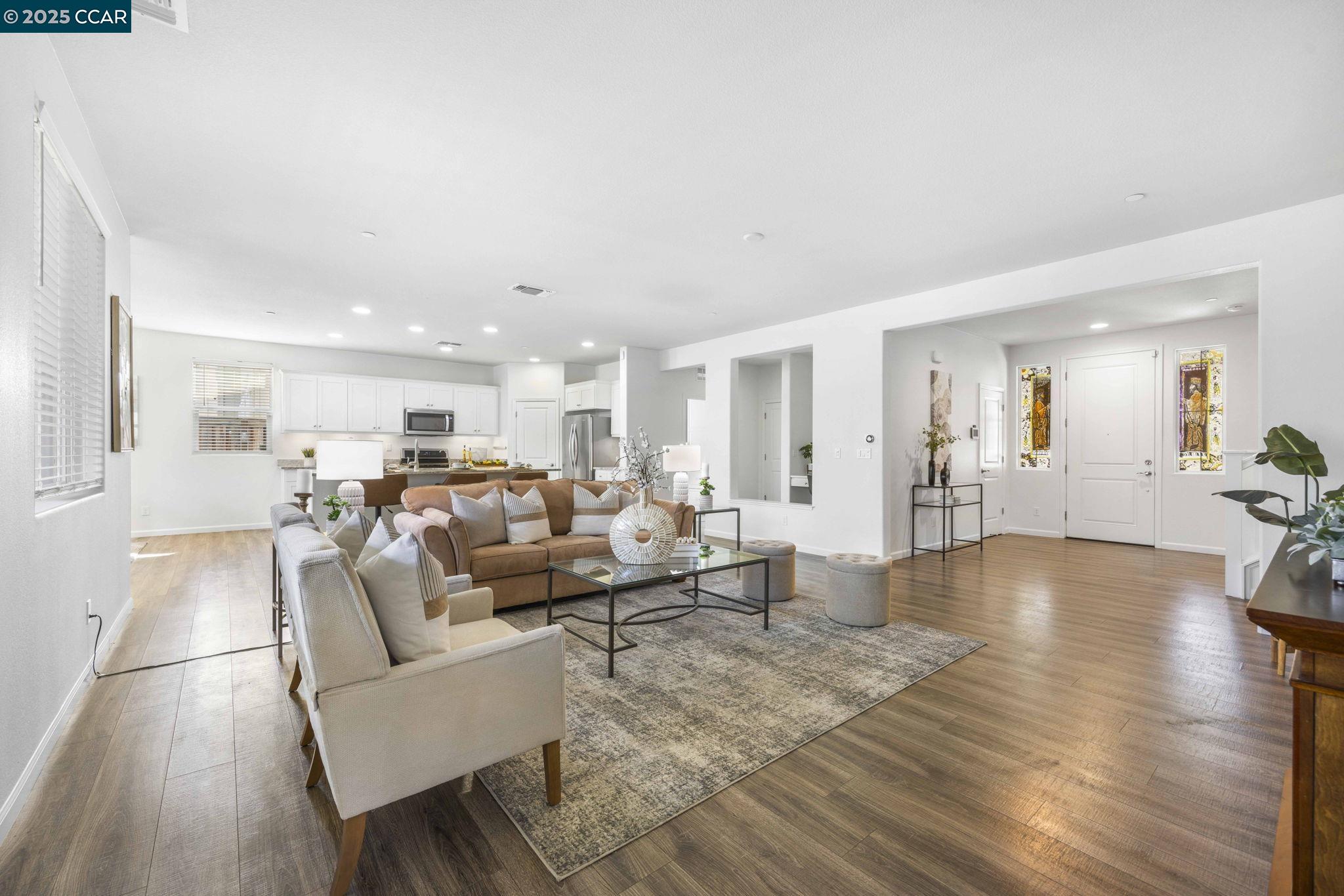 Detail Gallery Image 8 of 49 For 951 Dainty Avenue, Brentwood,  CA 94513 - 5 Beds | 3/1 Baths