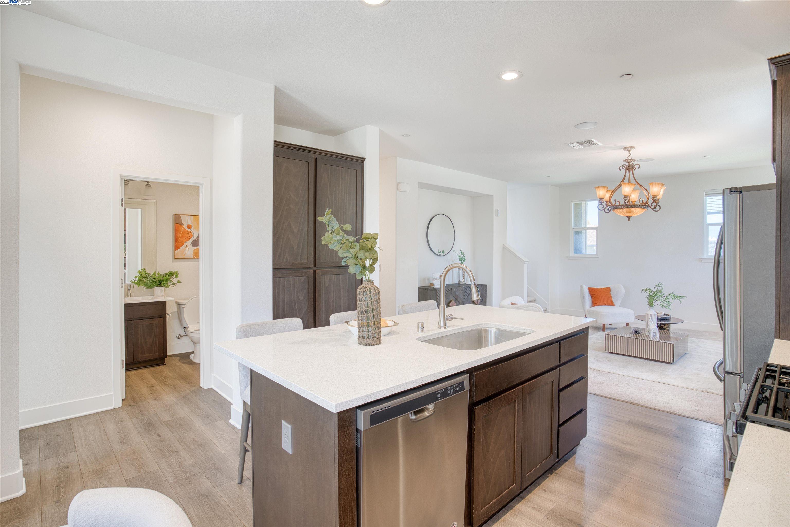 Detail Gallery Image 17 of 40 For 4015 Clydesdale Cmn, Fremont,  CA 94555 - 4 Beds | 4 Baths