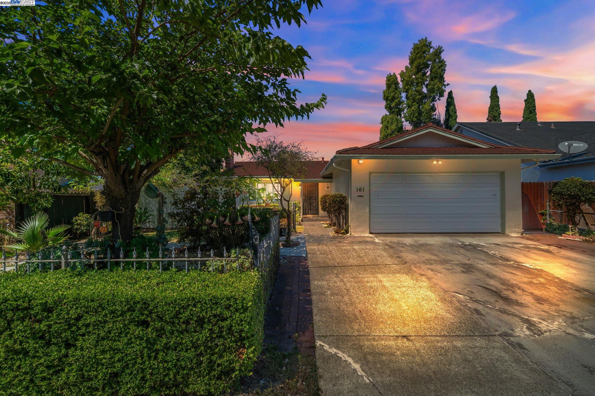 Detail Gallery Image 2 of 49 For 161 Richardson Dr., Vallejo,  CA 94589 - 3 Beds | 2 Baths