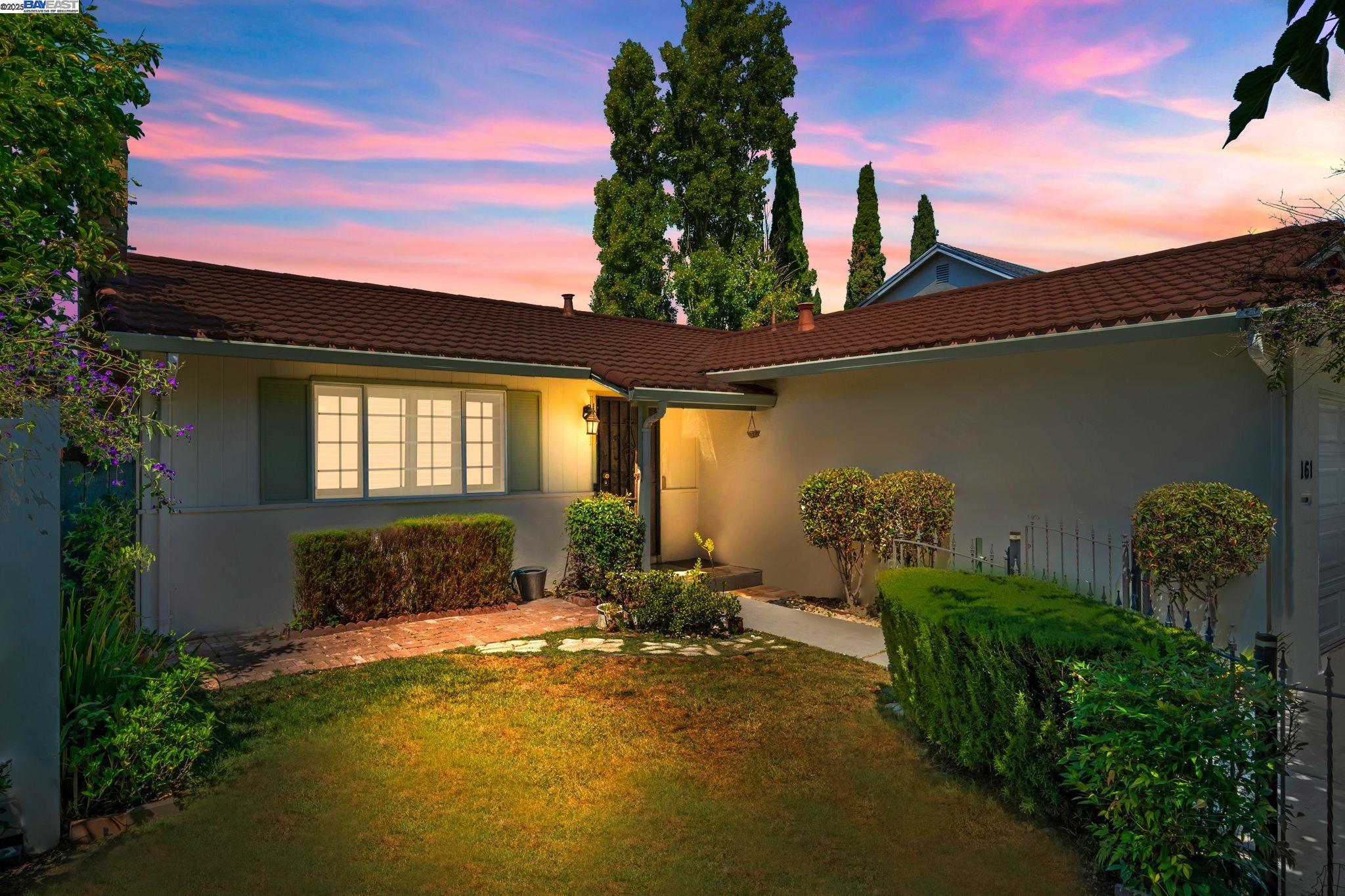 Detail Gallery Image 4 of 49 For 161 Richardson Dr., Vallejo,  CA 94589 - 3 Beds | 2 Baths