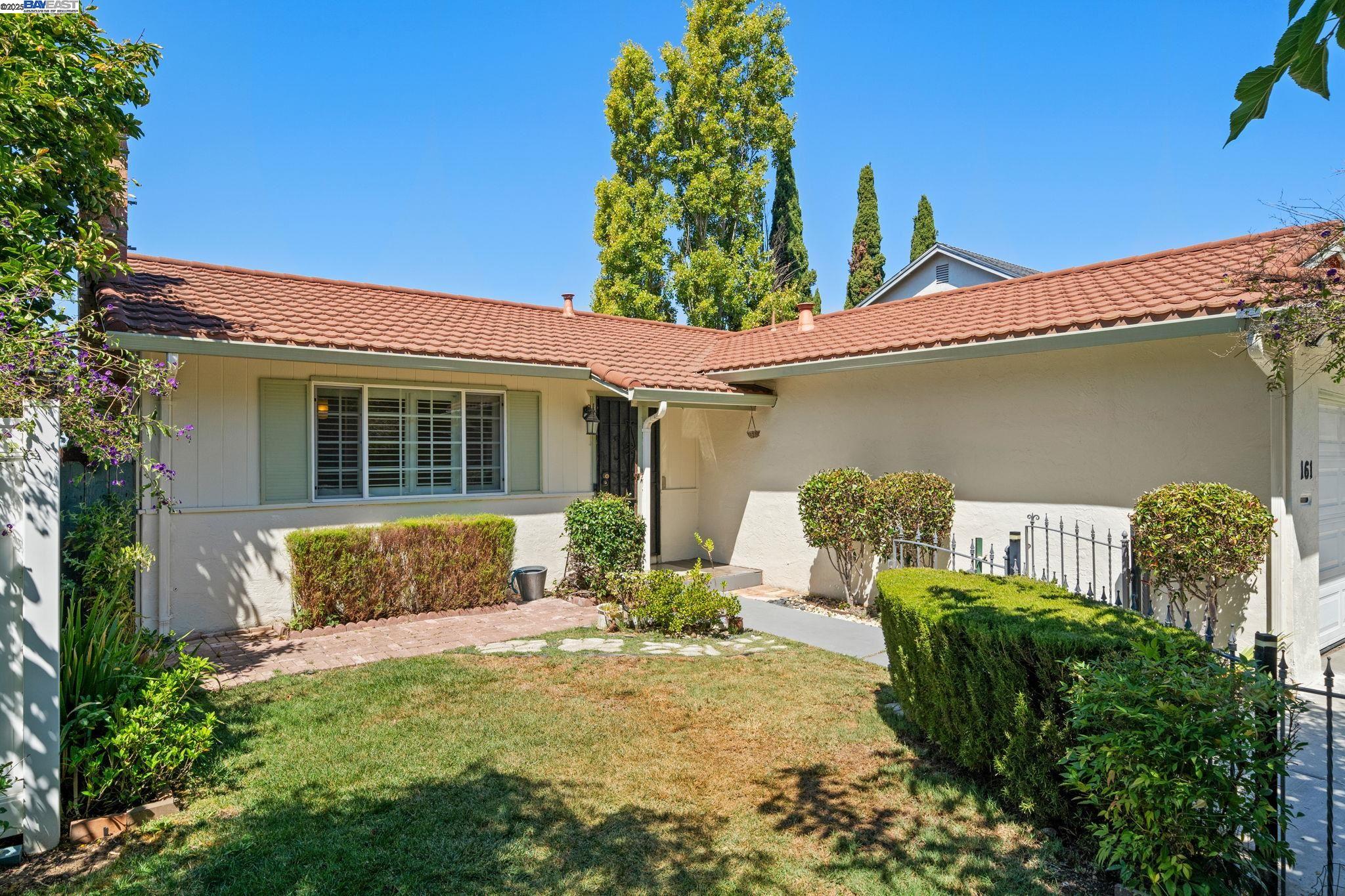 Detail Gallery Image 5 of 49 For 161 Richardson Dr., Vallejo,  CA 94589 - 3 Beds | 2 Baths