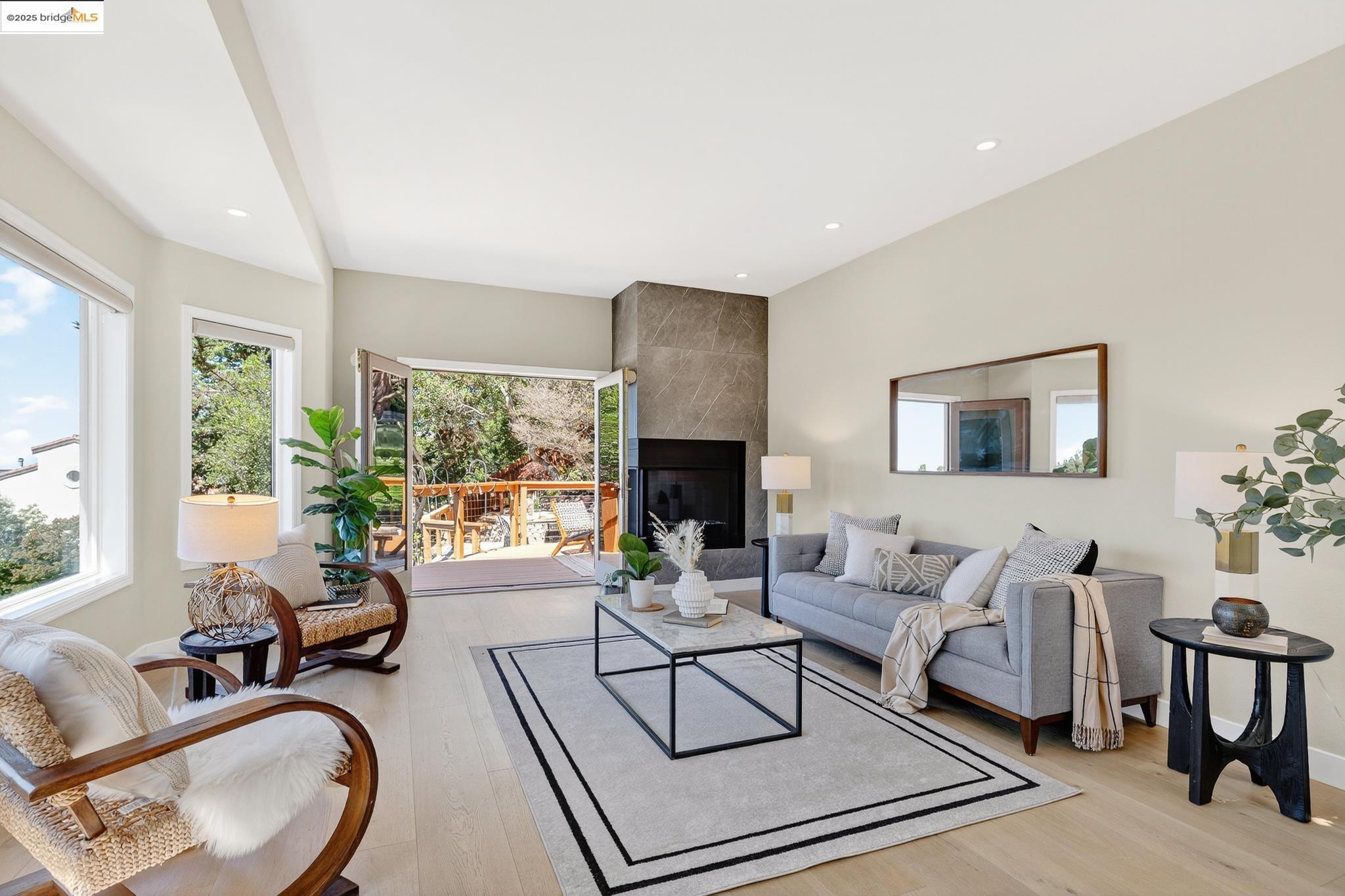 Detail Gallery Image 15 of 60 For 6330 Swainland Rd, Oakland,  CA 94611 - 5 Beds | 3/1 Baths
