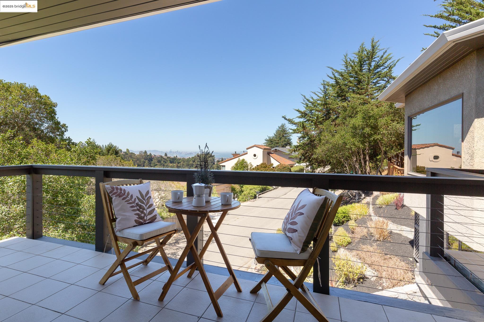 Detail Gallery Image 29 of 60 For 6330 Swainland Rd, Oakland,  CA 94611 - 5 Beds | 3/1 Baths