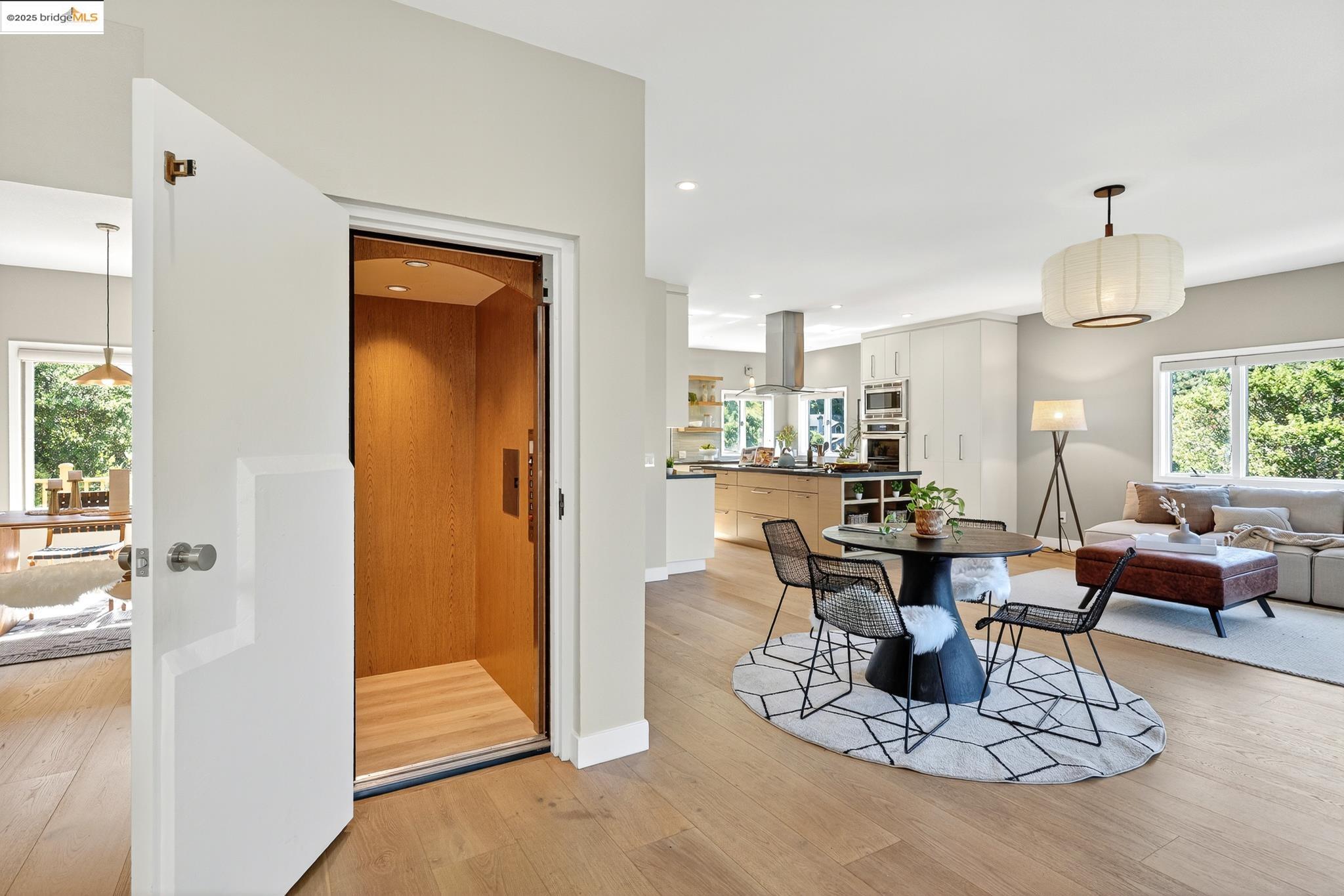 Detail Gallery Image 39 of 60 For 6330 Swainland Rd, Oakland,  CA 94611 - 5 Beds | 3/1 Baths
