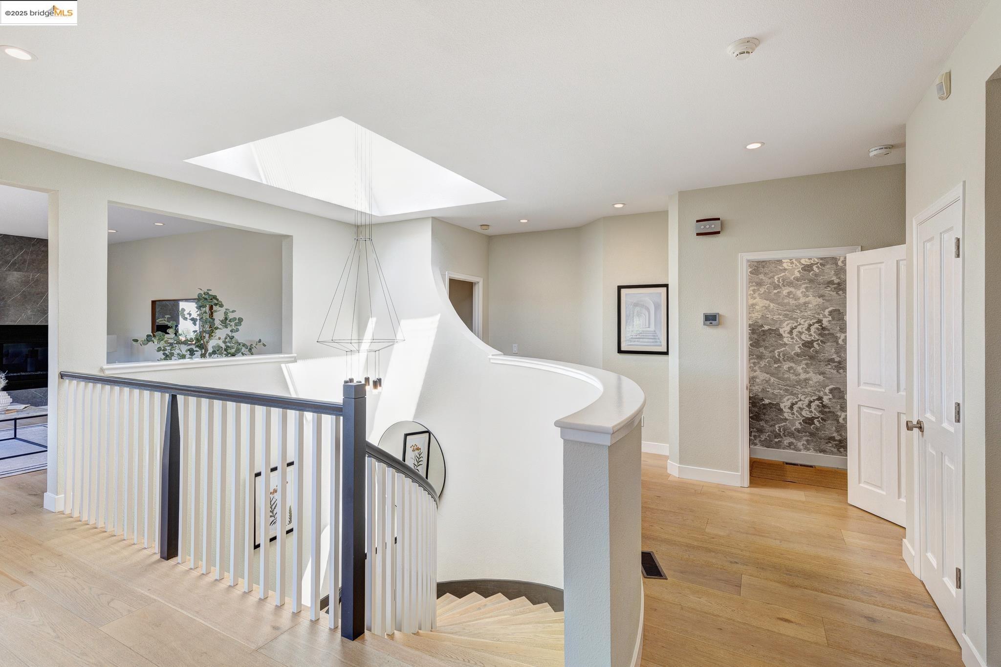 Detail Gallery Image 40 of 60 For 6330 Swainland Rd, Oakland,  CA 94611 - 5 Beds | 3/1 Baths