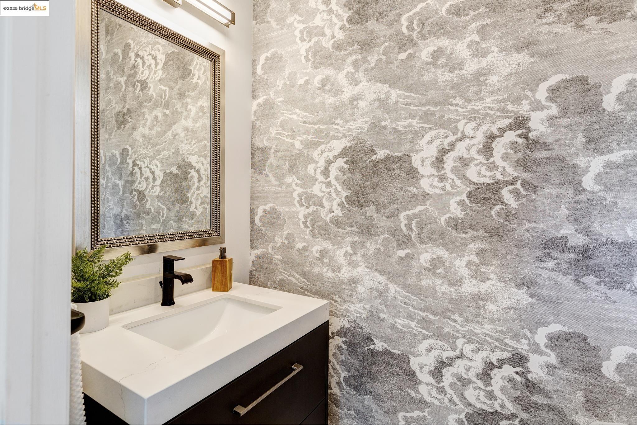 Detail Gallery Image 41 of 60 For 6330 Swainland Rd, Oakland,  CA 94611 - 5 Beds | 3/1 Baths