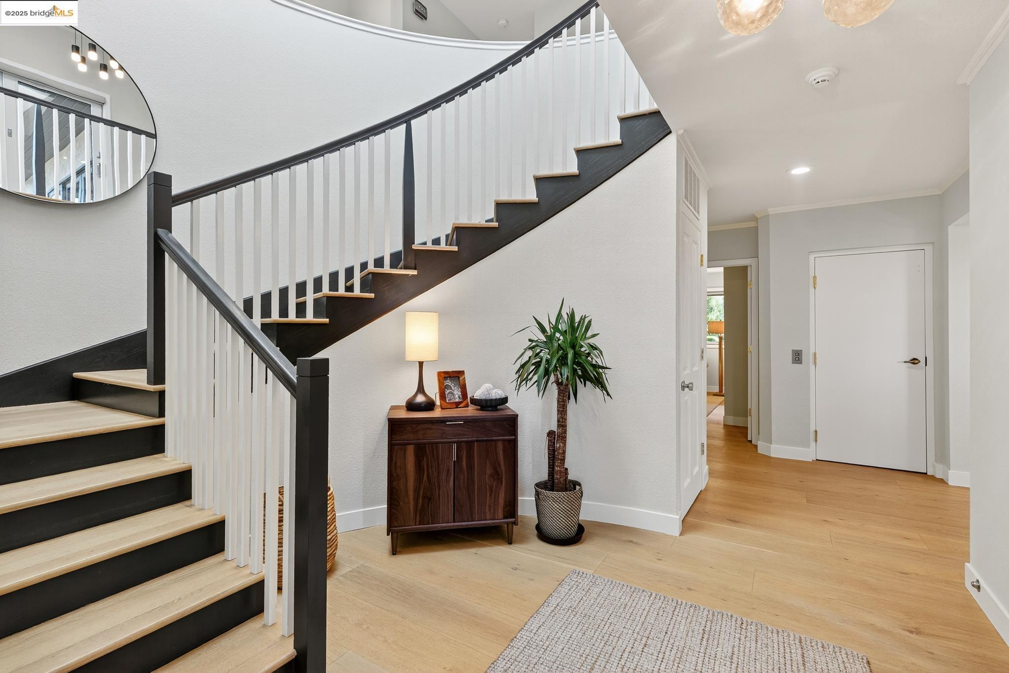 Detail Gallery Image 42 of 60 For 6330 Swainland Rd, Oakland,  CA 94611 - 5 Beds | 3/1 Baths